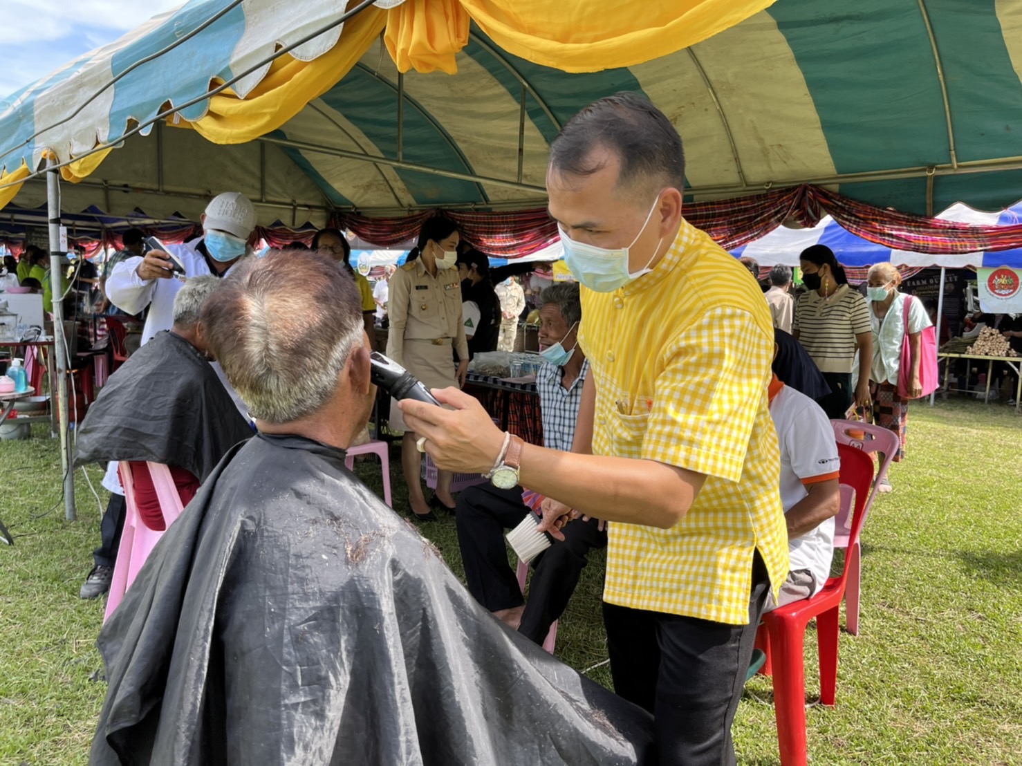พช.มหาสารคาม ร่วมโครงการปกป้องและเชิดชูสถาบันพระมหากษัตริย์ และหน่วยบำบัดทุกข์ บำรุงสุข สร้างรอยยิ้มให้ประชาชน จ.มหาสารคาม (จังหวัดเคลื่อนที่ ) ประจำเดือน มิ.ย. 2565