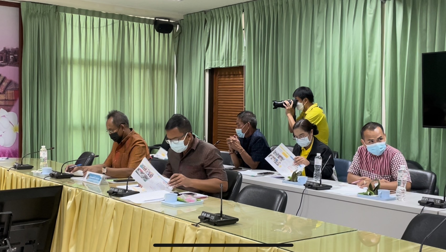 รองปลัดกระทรวงมหาดไทย (นายชัยวัฒน์ ชื่นโกสุม) ลงพื้นที่ตรวจติดตามการขับเคลื่อน การขจัดความยากจนและพัฒนาคนทุกช่วงวัยอย่างยั่งยืนตามหลักปรัชญาของเศรษฐกิจพอเพียง จังหวัดมหาสารคาม