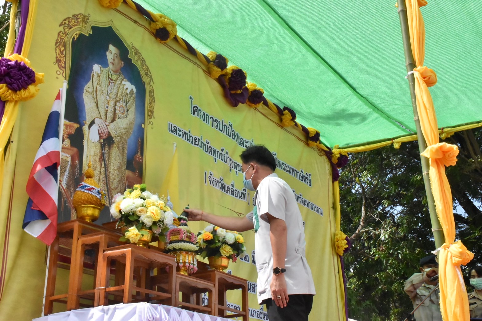 พช.มหาสารคาม ร่วมโครงการปกป้องและเชิดชูสถาบันพระมหากษัตริย์ และหน่วยบำบัดทุกข์ บำรุงสุข สร้างรอยยิ้มให้ประชาชน จ.มหาสารคาม (จังหวัดเคลื่อนที่ ) ประจำเดือน มิ.ย. 2565