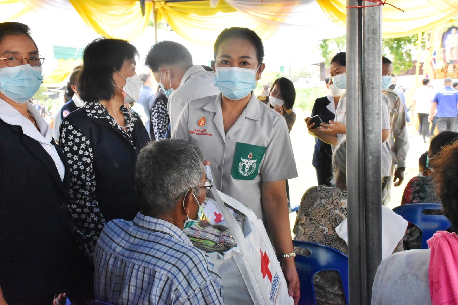 พช.มหาสารคาม ร่วมโครงการปกป้องและเชิดชูสถาบันพระมหากษัตริย์ และหน่วยบำบัดทุกข์ บำรุงสุข สร้างรอยยิ้มให้ประชาชน จ.มหาสารคาม (จังหวัดเคลื่อนที่ ) ประจำเดือน มิ.ย. 2565
