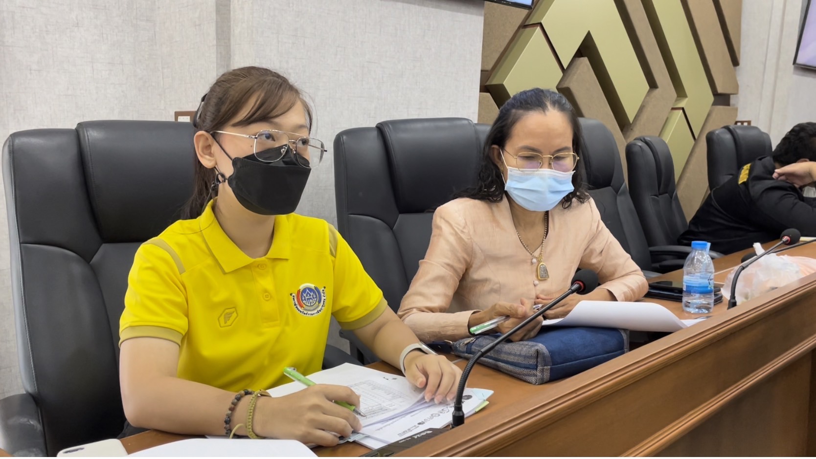 ผู้ว่าราชการจังหวัดมหาสารคาม ประชุมคณะกรรมการบริหารศูนย์อำนวยการขจัดความยากจนและพัฒนาคนทุกช่วงวัยอย่างยั่งยืนตามหลักปรัชญาของเศรษฐกิจพอเพียงจังหวัดมหาสารคาม (คจพ.จ) ครั้งที่ 5/2565