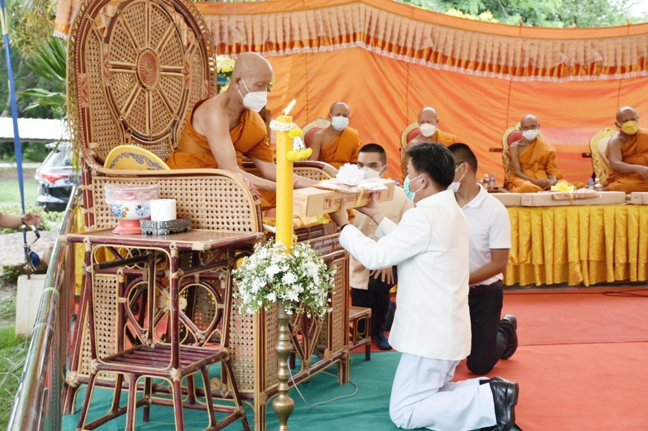 พช.มหาสารคาม ร่วมกิจกรรมส่งเสริมพระพุทธศาสนา เนื่องในเทศกาลวันอาสาฬหบูชาและเข้าพรรษา ประจำปี 2565 ณ พระบรมธาตุนาดูน