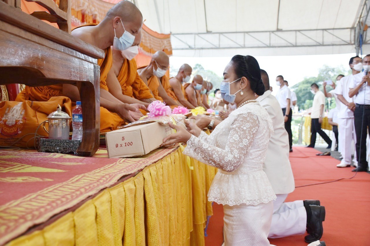 พช.มหาสารคาม ร่วมกิจกรรมส่งเสริมพระพุทธศาสนา เนื่องในเทศกาลวันอาสาฬหบูชาและเข้าพรรษา ประจำปี 2565 ณ พระบรมธาตุนาดูน