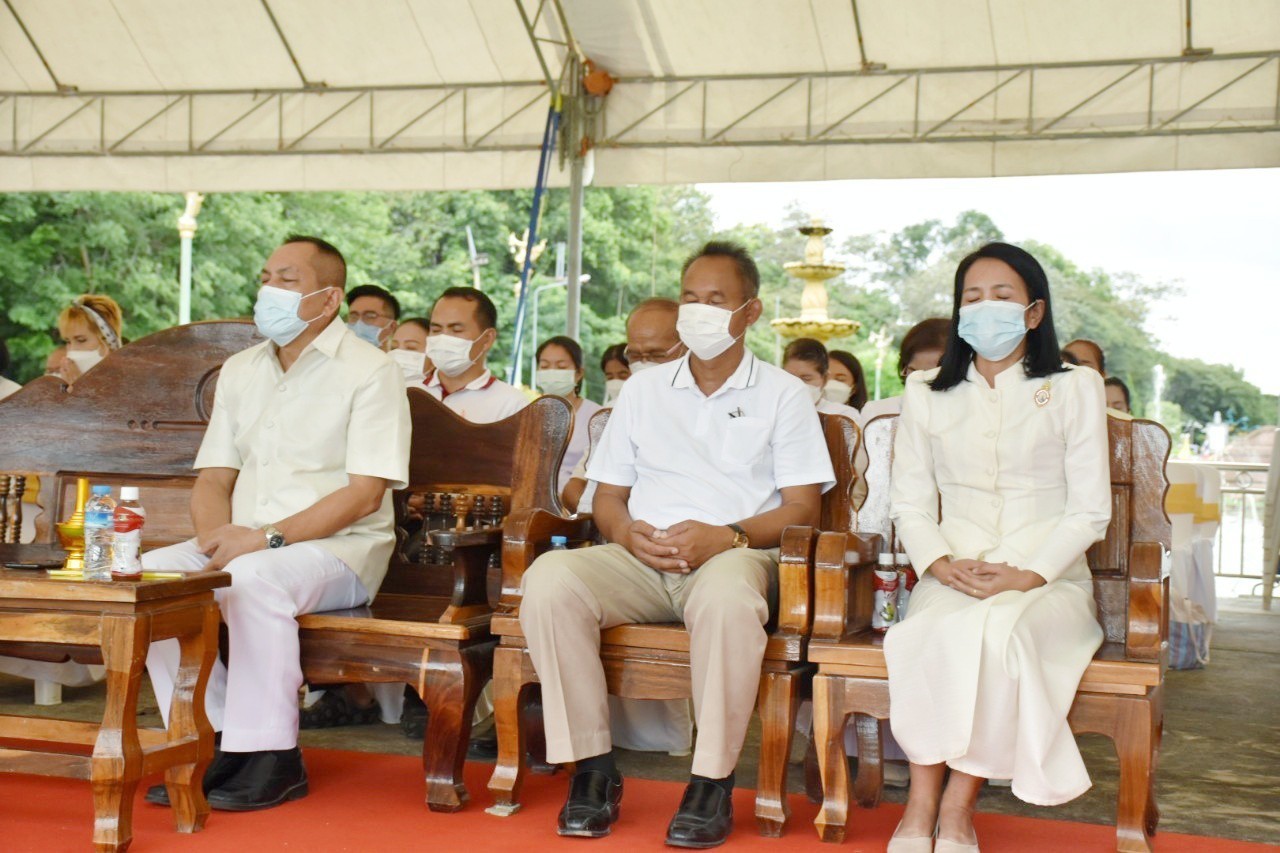 พช.มหาสารคาม ร่วมกิจกรรมส่งเสริมพระพุทธศาสนา เนื่องในเทศกาลวันอาสาฬหบูชาและเข้าพรรษา ประจำปี 2565 ณ พระบรมธาตุนาดูน