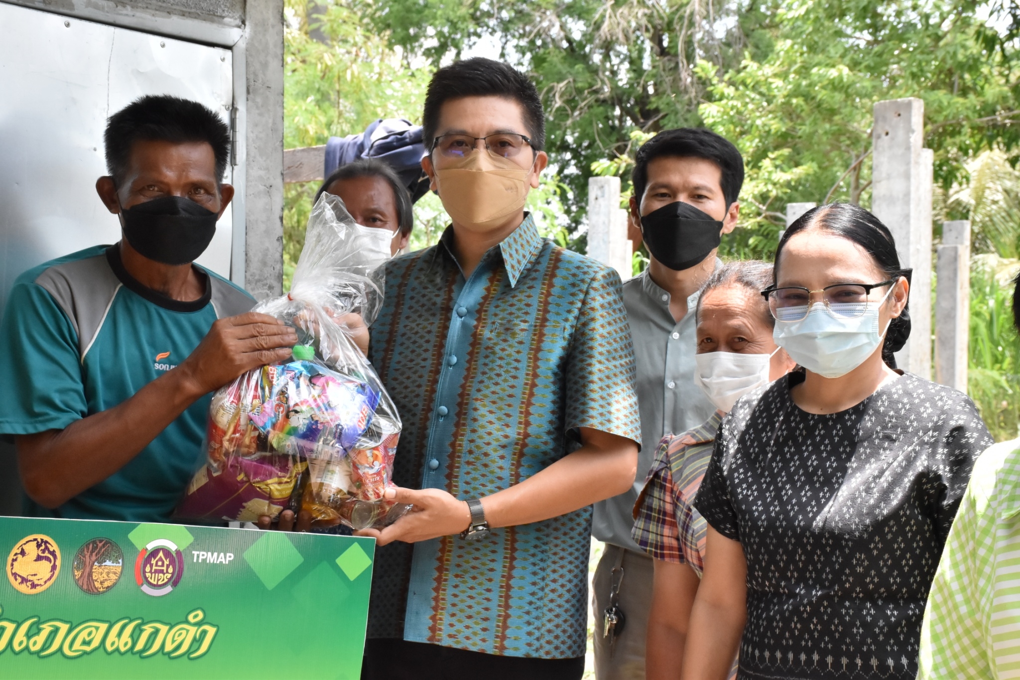 พช.มหาสารคาม ร่วมกับทีม ศจพ.อ.แกดำ ลงพื้นที่ติดตามการขจัดความยากจนและพัฒนาคนทุกช่วงวัยอย่างยั่งยืนตามหลักปรัชญาของเศรษฐกิจพอเพียง (ศจพ.) ในระดับพื้นที่ตำบลหนองกุง