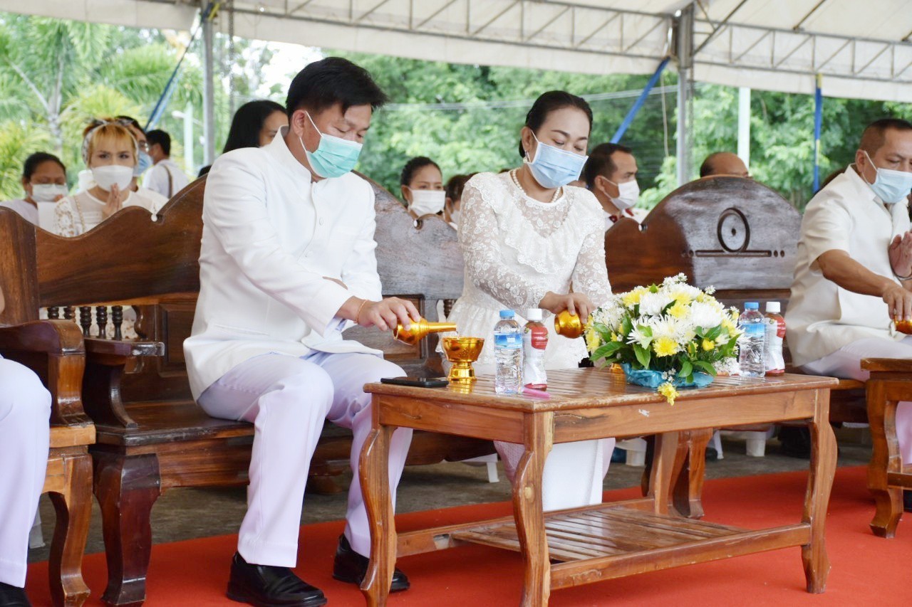 พช.มหาสารคาม ร่วมกิจกรรมส่งเสริมพระพุทธศาสนา เนื่องในเทศกาลวันอาสาฬหบูชาและเข้าพรรษา ประจำปี 2565 ณ พระบรมธาตุนาดูน