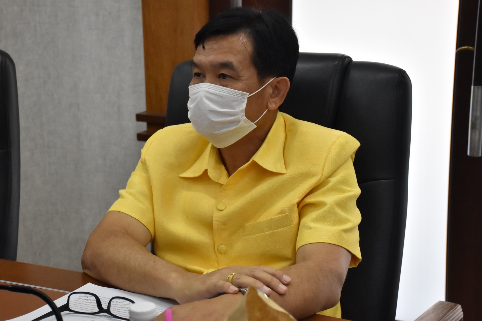 ผู้ว่าราชการจังหวัดมหาสารคาม ประชุมคณะกรรมการบริหารศูนย์อำนวยการขจัดความยากจนและพัฒนาคนทุกช่วงวัยอย่างยั่งยืนตามหลักปรัชญาของเศรษฐกิจพอเพียงจังหวัดมหาสารคาม (คจพ.จ) ครั้งที่ 5/2565