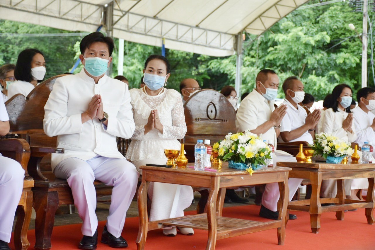 พช.มหาสารคาม ร่วมกิจกรรมส่งเสริมพระพุทธศาสนา เนื่องในเทศกาลวันอาสาฬหบูชาและเข้าพรรษา ประจำปี 2565 ณ พระบรมธาตุนาดูน