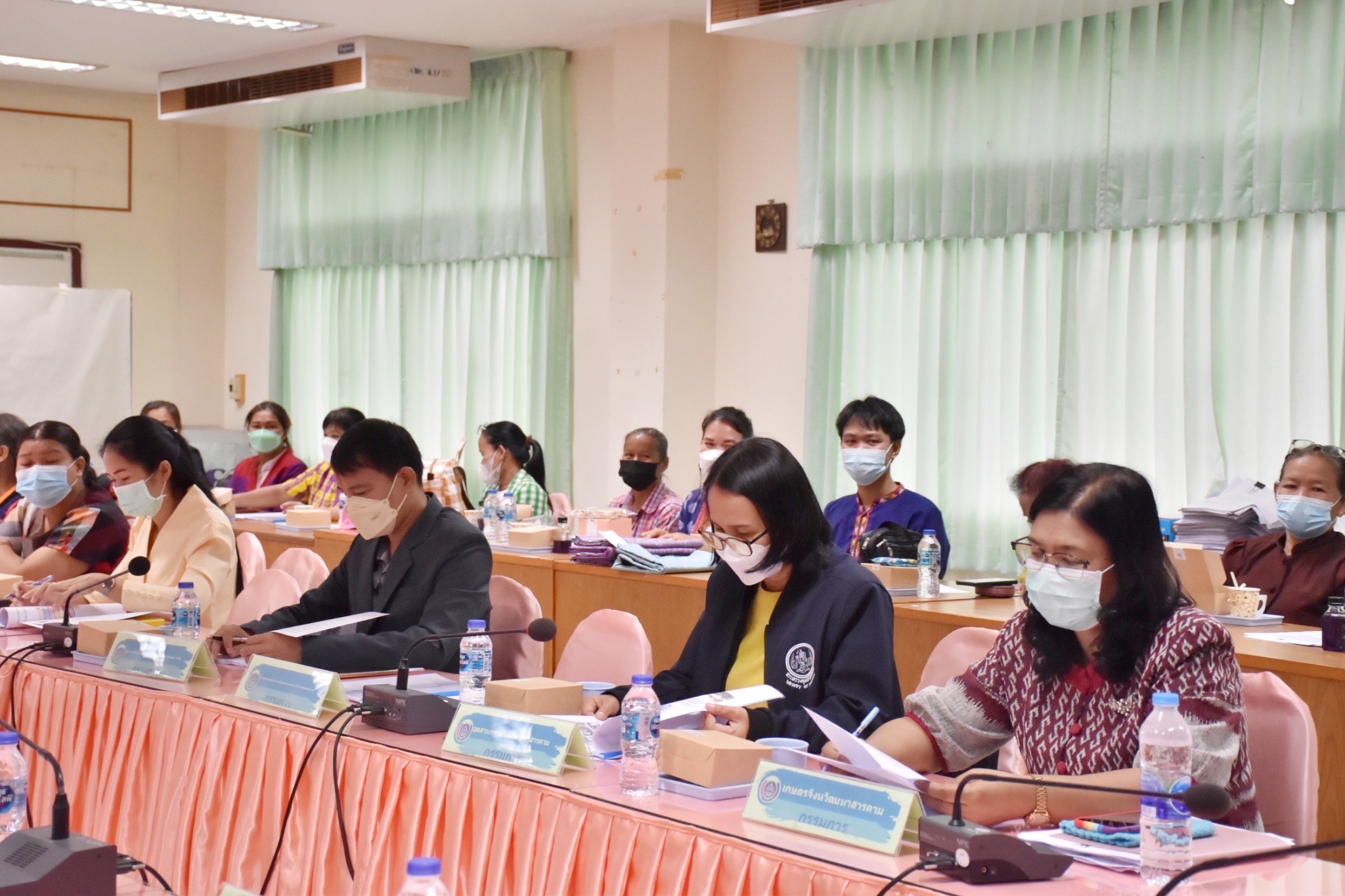 พช.มหาสารคามประชุมตัวแทนคณะกรรมการเครือข่ายองค์ความรู้ (Knowledge-Based OTOP : KB0) จังหวัดมหาสารคาม กลุ่มผู้ผลิต ผู้ประกอบการ OTOP ตามโครงการส่งเสริมเครือข่ายองค์ความรู้ (Knowedge-Based OTOP) ประจำปีงบประมาณ พ.ศ. ๒๕๖๕ ครั้งที่ ๑/๒๕๖๕