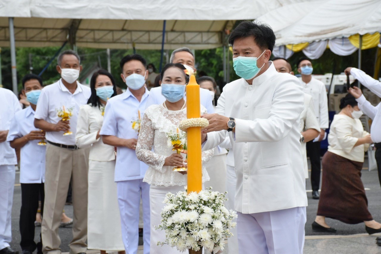 พช.มหาสารคาม ร่วมกิจกรรมส่งเสริมพระพุทธศาสนา เนื่องในเทศกาลวันอาสาฬหบูชาและเข้าพรรษา ประจำปี 2565 ณ พระบรมธาตุนาดูน