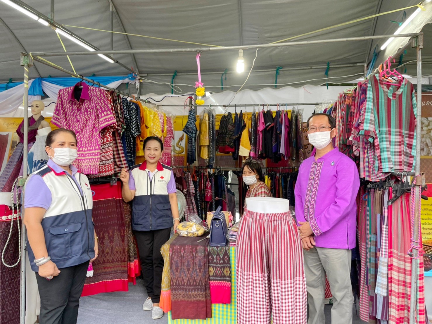 วันที่ 2 “งานกาชาดและมหกรรมมหาสารคามเมืองผลิตสินค้าดีก้าวสู่สากล” ประจำปี 2565