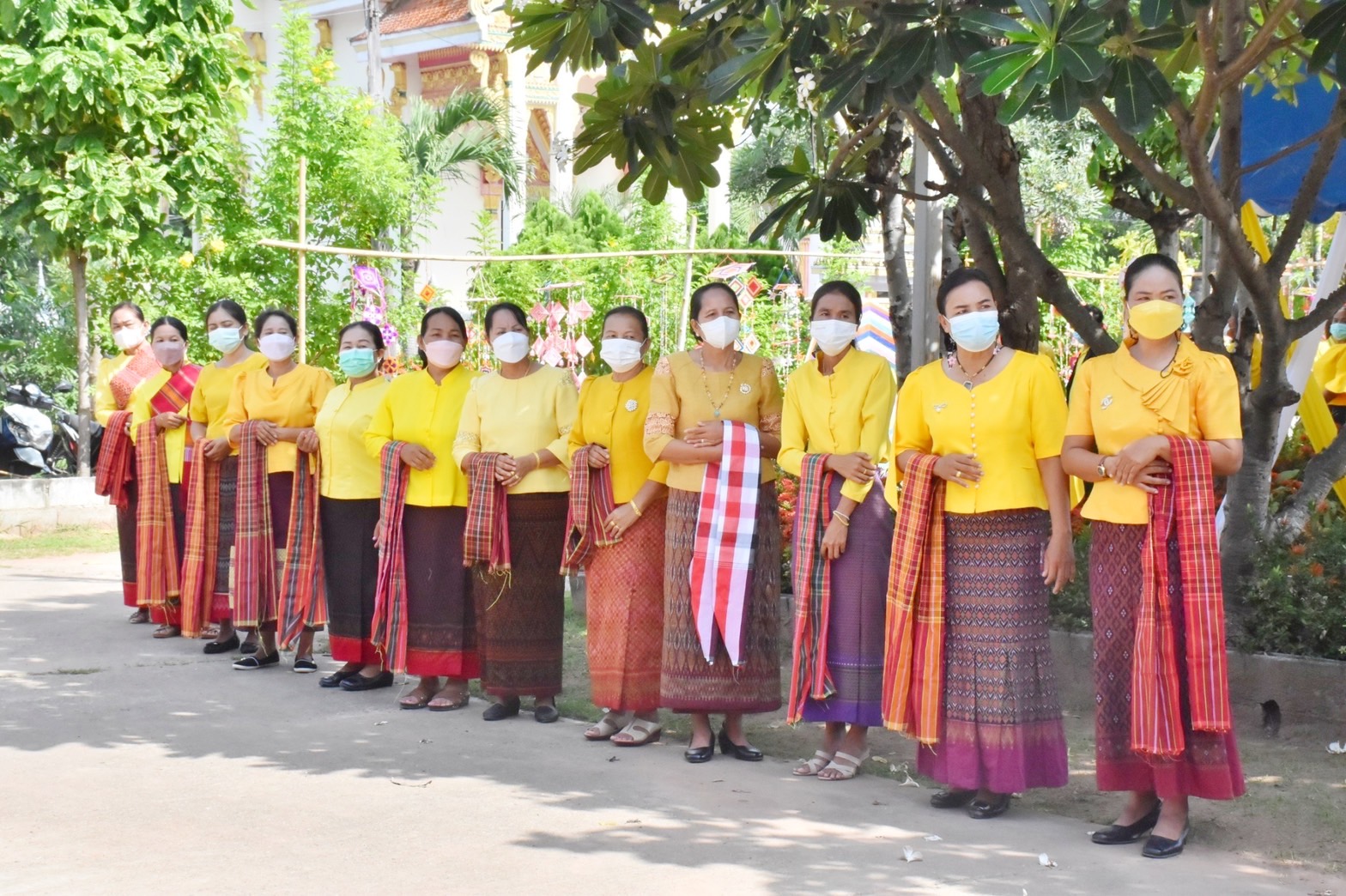 จังหวัดมหาสารคาม ผนึกกำลังส่วนราชการและภาคีพัฒนา ร่วมคัดสรรหมู่บ้านเศรษฐกิจพอเพียง “อยู่เย็น เป็นสุข” และตำบลเข้มแข็งตามหลักปรัชญาของเศรษฐกิจพอเพียง ดีเด่น ระดับจังหวัด ประจำปี 2565
