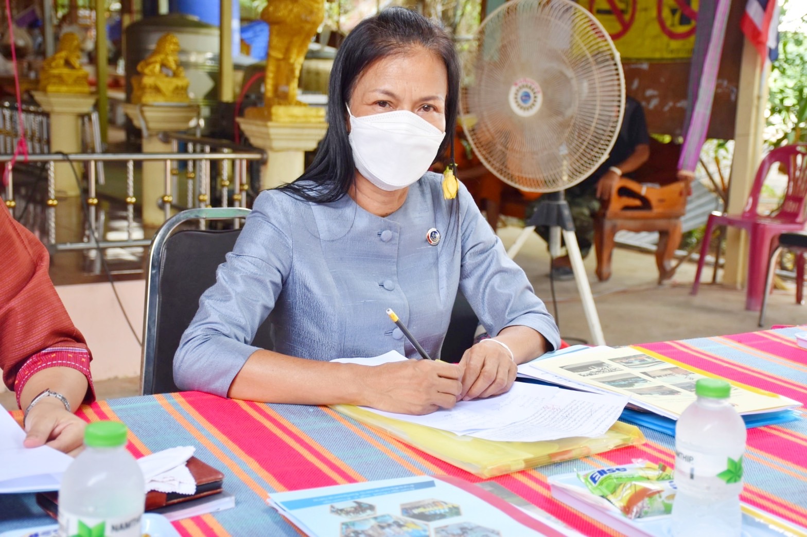 จังหวัดมหาสารคาม ผนึกกำลังส่วนราชการและภาคีพัฒนา ร่วมคัดสรรหมู่บ้านเศรษฐกิจพอเพียง “อยู่เย็น เป็นสุข” และตำบลเข้มแข็งตามหลักปรัชญาของเศรษฐกิจพอเพียง ดีเด่น ระดับจังหวัด ประจำปี 2565