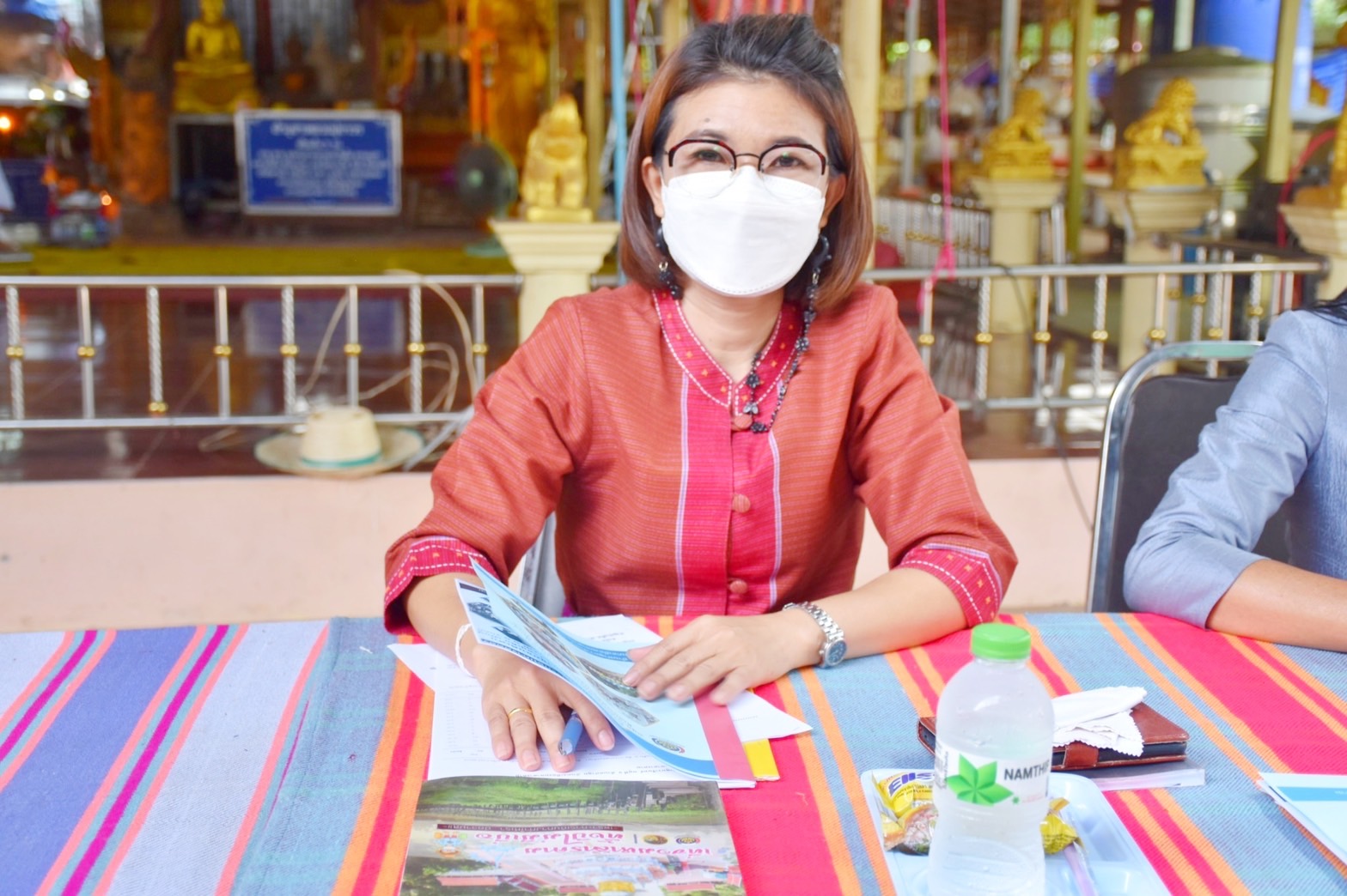 จังหวัดมหาสารคาม ผนึกกำลังส่วนราชการและภาคีพัฒนา ร่วมคัดสรรหมู่บ้านเศรษฐกิจพอเพียง “อยู่เย็น เป็นสุข” และตำบลเข้มแข็งตามหลักปรัชญาของเศรษฐกิจพอเพียง ดีเด่น ระดับจังหวัด ประจำปี 2565