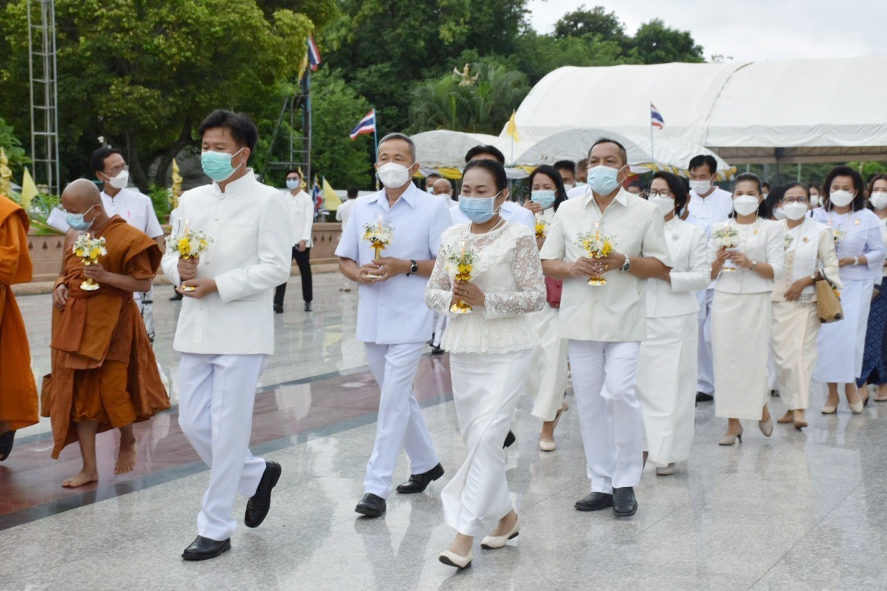 พช.มหาสารคาม ร่วมกิจกรรมส่งเสริมพระพุทธศาสนา เนื่องในเทศกาลวันอาสาฬหบูชาและเข้าพรรษา ประจำปี 2565 ณ พระบรมธาตุนาดูน