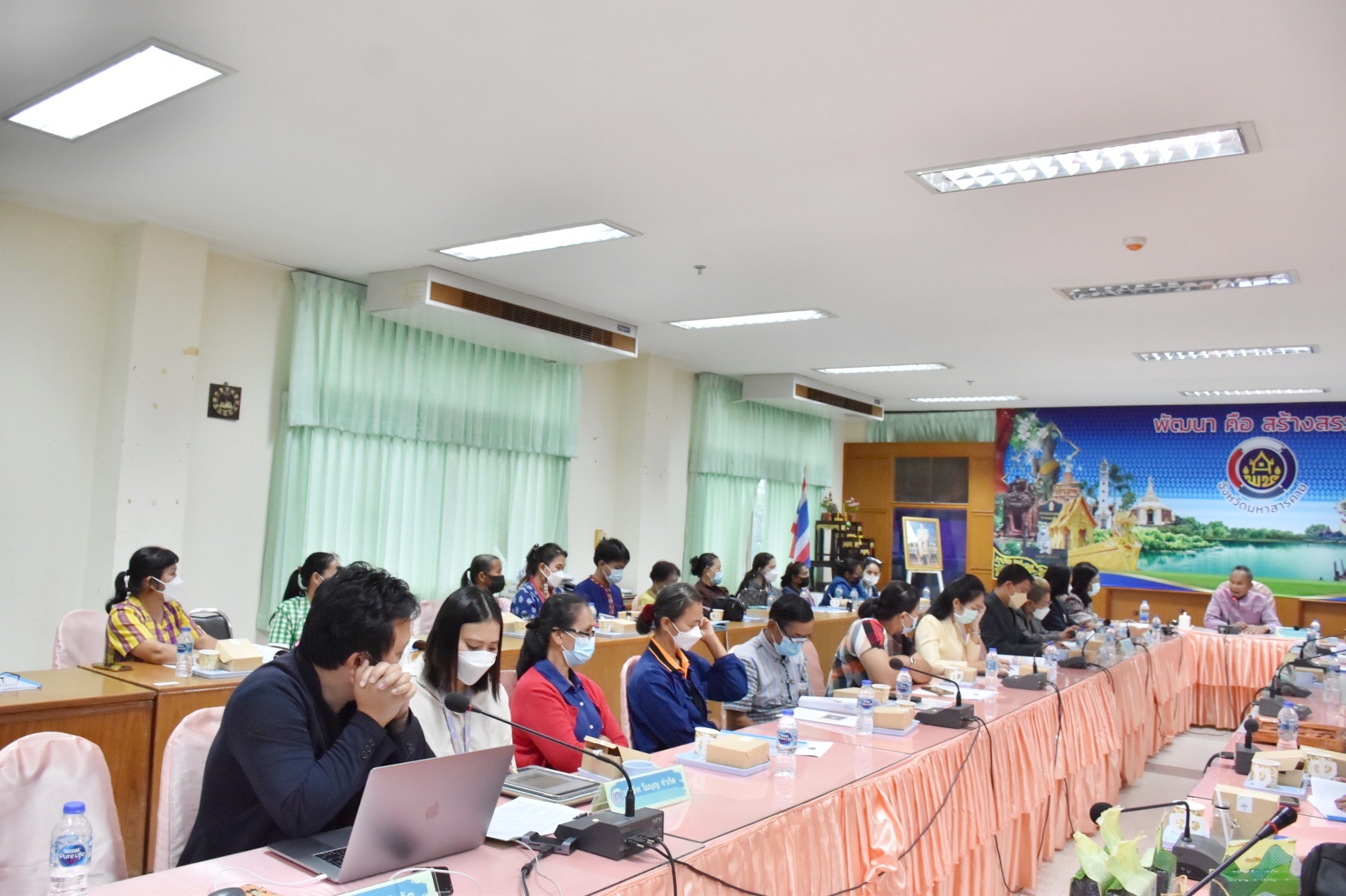 พช.มหาสารคามประชุมตัวแทนคณะกรรมการเครือข่ายองค์ความรู้ (Knowledge-Based OTOP : KB0) จังหวัดมหาสารคาม กลุ่มผู้ผลิต ผู้ประกอบการ OTOP ตามโครงการส่งเสริมเครือข่ายองค์ความรู้ (Knowedge-Based OTOP) ประจำปีงบประมาณ พ.ศ. ๒๕๖๕ ครั้งที่ ๑/๒๕๖๕
