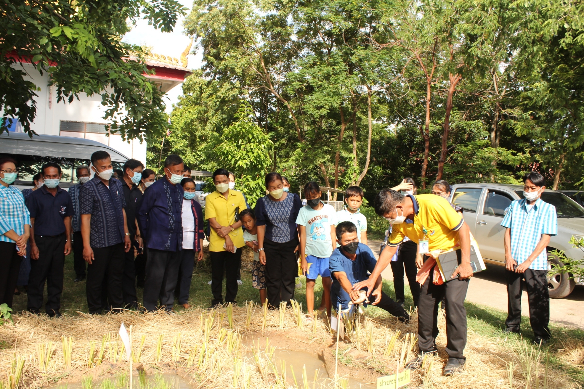 จังหวัดมหาสารคาม ผนึกกำลังส่วนราชการและภาคีพัฒนา ร่วมคัดสรรหมู่บ้านเศรษฐกิจพอเพียง “อยู่เย็น เป็นสุข” ดีเด่น ระดับจังหวัด ประจำปี 2565