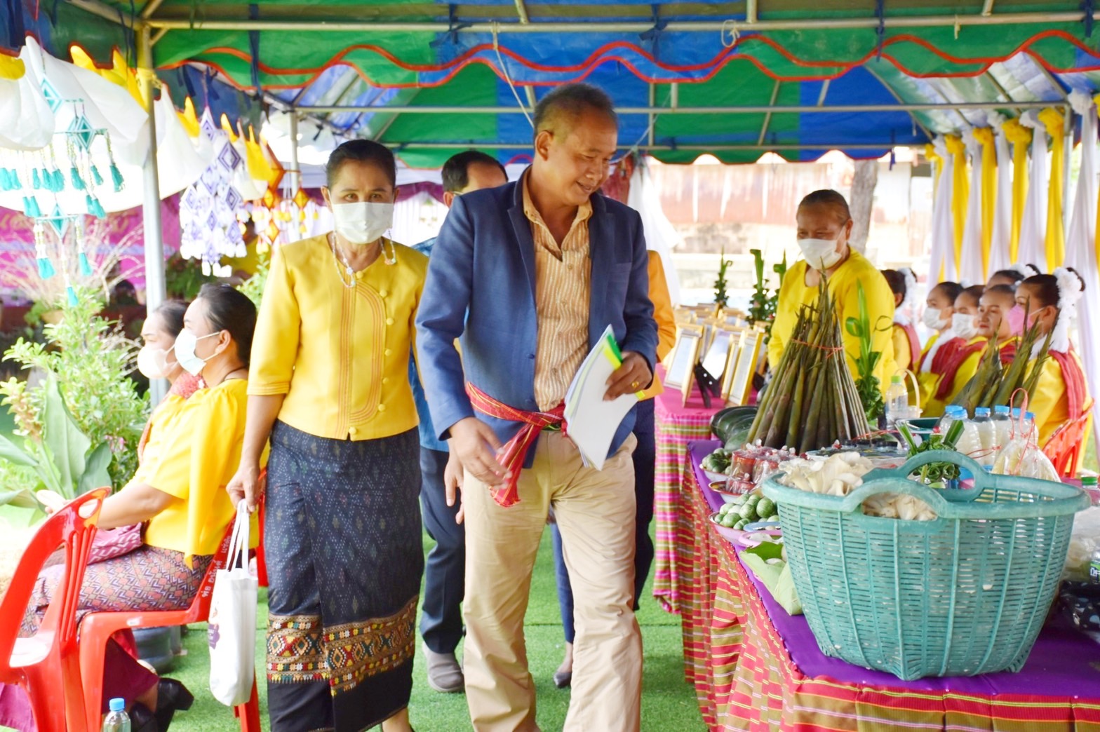 จังหวัดมหาสารคาม ผนึกกำลังส่วนราชการและภาคีพัฒนา ร่วมคัดสรรหมู่บ้านเศรษฐกิจพอเพียง “อยู่เย็น เป็นสุข” และตำบลเข้มแข็งตามหลักปรัชญาของเศรษฐกิจพอเพียง ดีเด่น ระดับจังหวัด ประจำปี 2565