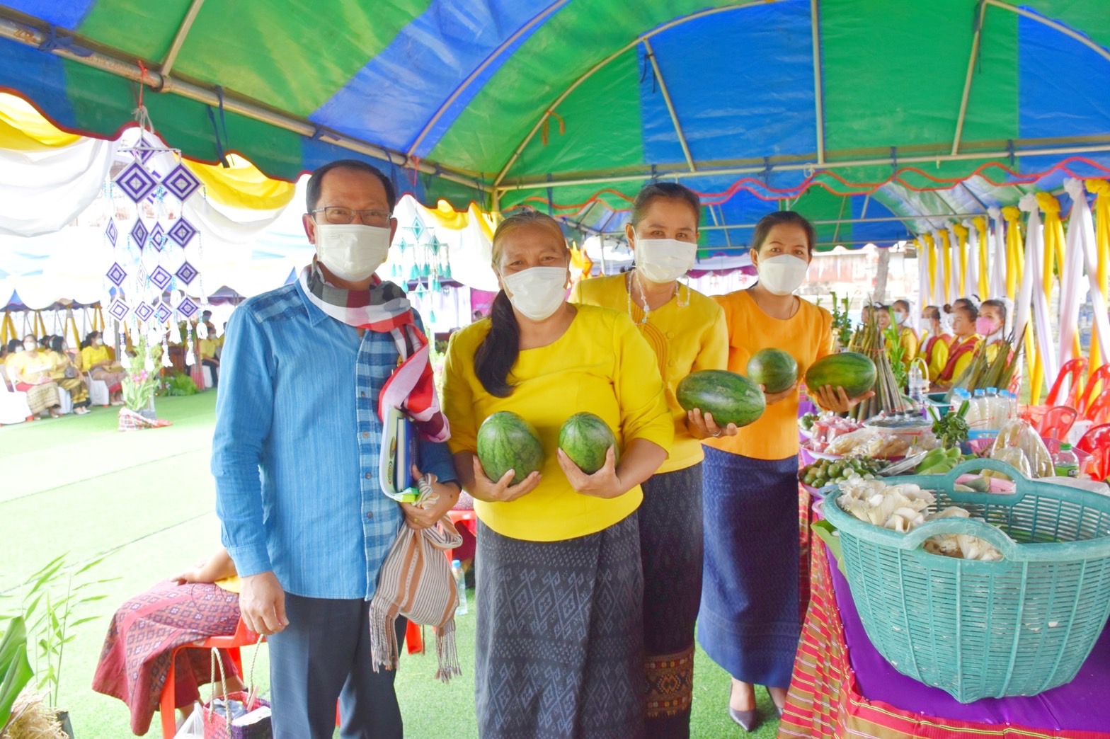 จังหวัดมหาสารคาม ผนึกกำลังส่วนราชการและภาคีพัฒนา ร่วมคัดสรรหมู่บ้านเศรษฐกิจพอเพียง “อยู่เย็น เป็นสุข” และตำบลเข้มแข็งตามหลักปรัชญาของเศรษฐกิจพอเพียง ดีเด่น ระดับจังหวัด ประจำปี 2565
