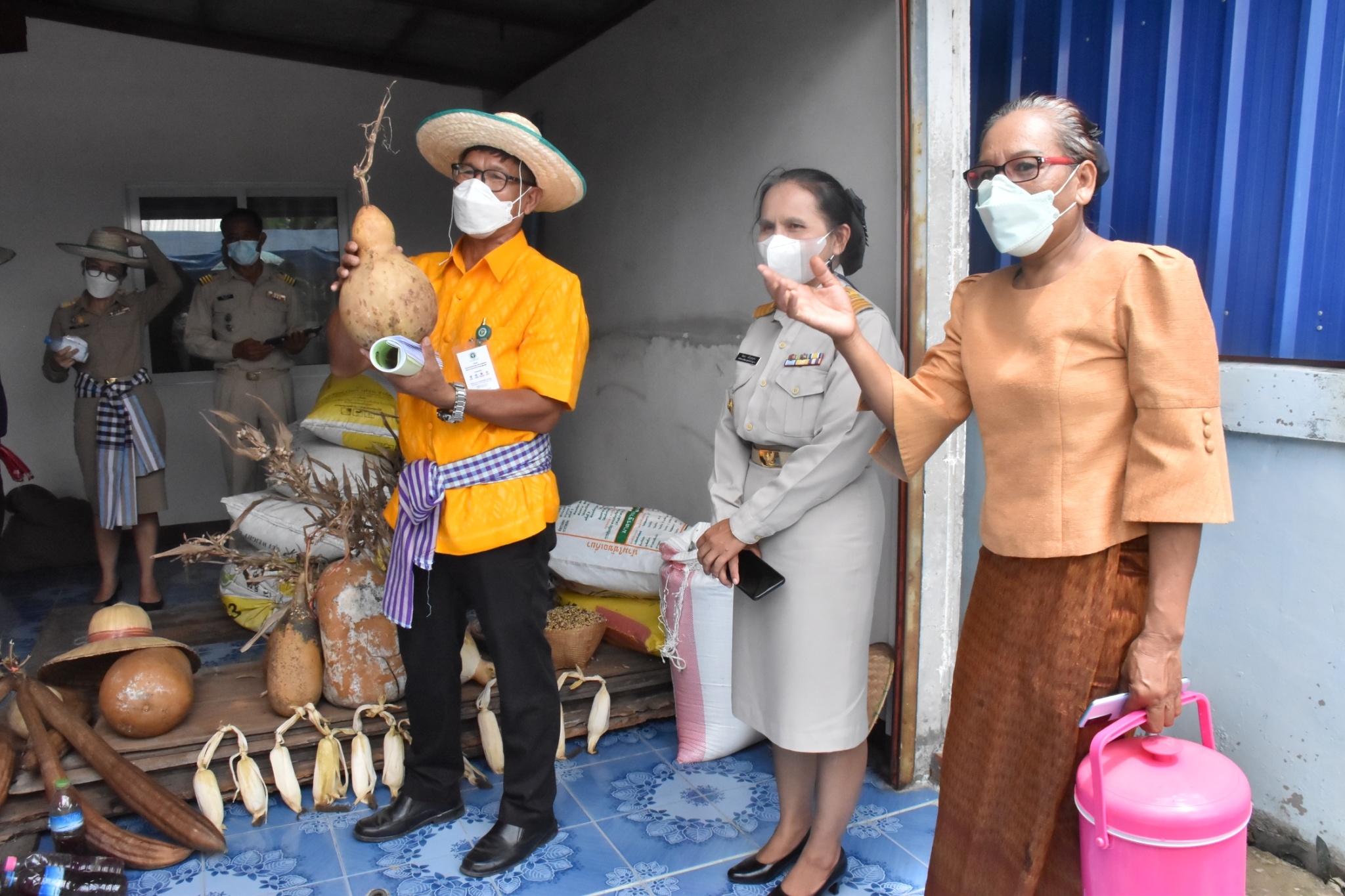 พช.มหาสารคาม ร่วมกับส่วนราชการ ภาคี เครือข่าย ดำเนินการประกวดหมู่บ้านมั่นคงปลอดภัย ร่วมใจปลูกผัก เพื่อคัดเลือกหมู่บ้านต้นแบบ ระดับจังหวัดมหาสารคาม ประจำปี 2565