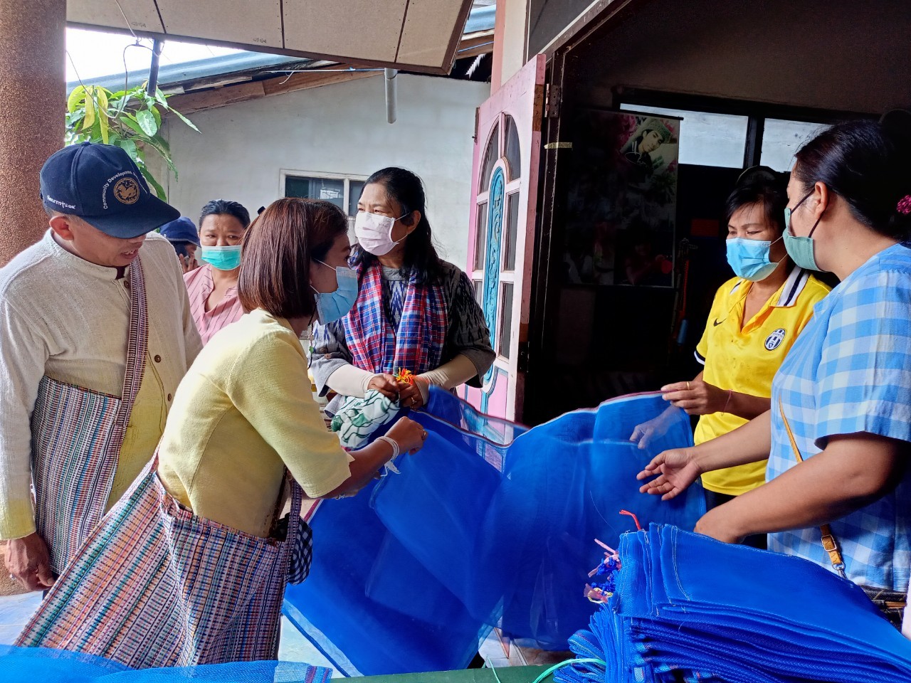 จังหวัดมหาสารคาม ผนึกกำลังส่วนราชการและภาคีพัฒนา ร่วมคัดสรรหมู่บ้านเศรษฐกิจพอเพียง “อยู่เย็น เป็นสุข” ดีเด่น ระดับจังหวัด ประจำปี 2565