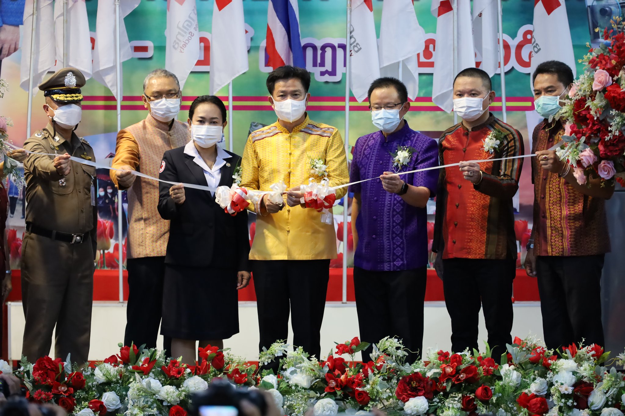 เปิดแล้ว!! งานกาชาด จังหวัดมหาสารคาม พช. ร่วมกับ ภาคี เครือข่าย ขนผลิตภัณฑ์ OTOP ผลิตผล โคก หนอง นา โชว์ในงานเพียบ
