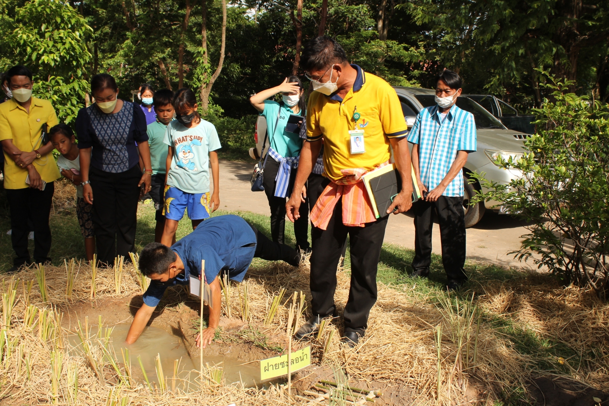 จังหวัดมหาสารคาม ผนึกกำลังส่วนราชการและภาคีพัฒนา ร่วมคัดสรรหมู่บ้านเศรษฐกิจพอเพียง “อยู่เย็น เป็นสุข” ดีเด่น ระดับจังหวัด ประจำปี 2565