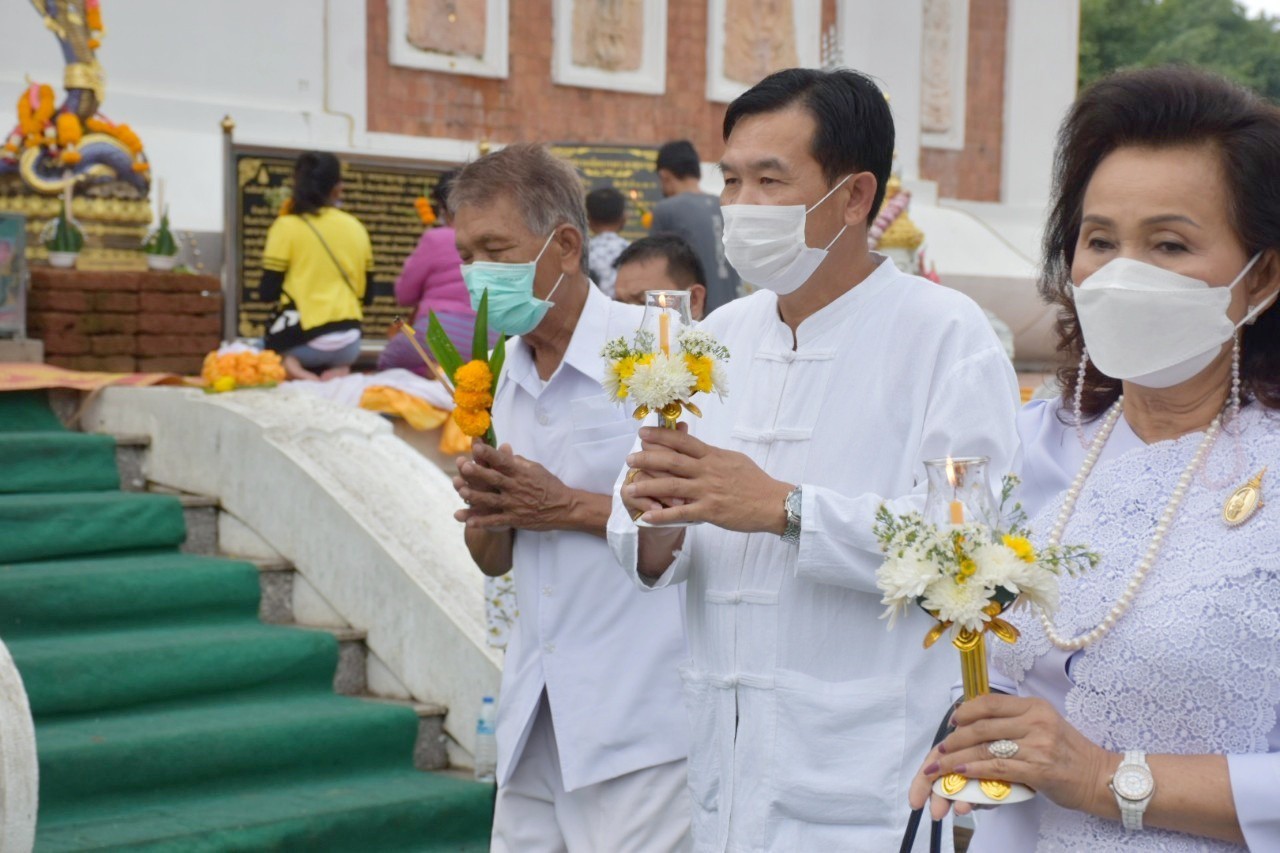 พช.มหาสารคาม ร่วมกิจกรรมส่งเสริมพระพุทธศาสนา เนื่องในเทศกาลวันอาสาฬหบูชาและเข้าพรรษา ประจำปี 2565 ณ พระบรมธาตุนาดูน