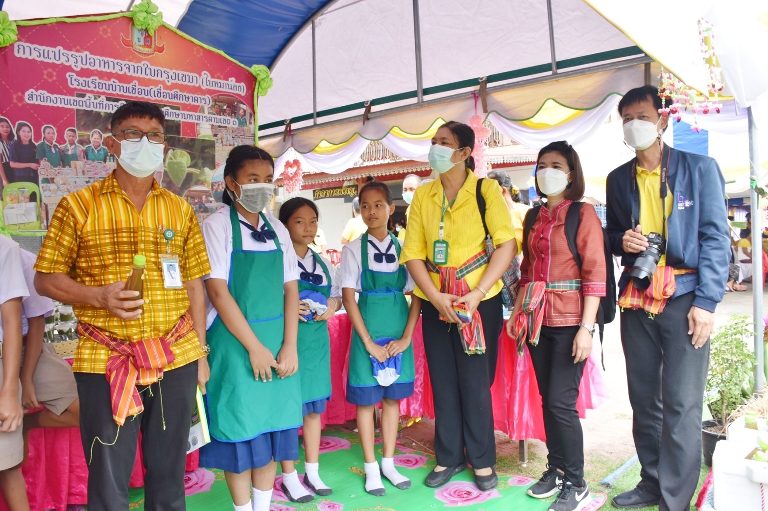จังหวัดมหาสารคาม ผนึกกำลังส่วนราชการและภาคีพัฒนา ร่วมคัดสรรหมู่บ้านเศรษฐกิจพอเพียง “อยู่เย็น เป็นสุข” และตำบลเข้มแข็งตามหลักปรัชญาของเศรษฐกิจพอเพียง ดีเด่น ระดับจังหวัด ประจำปี 2565