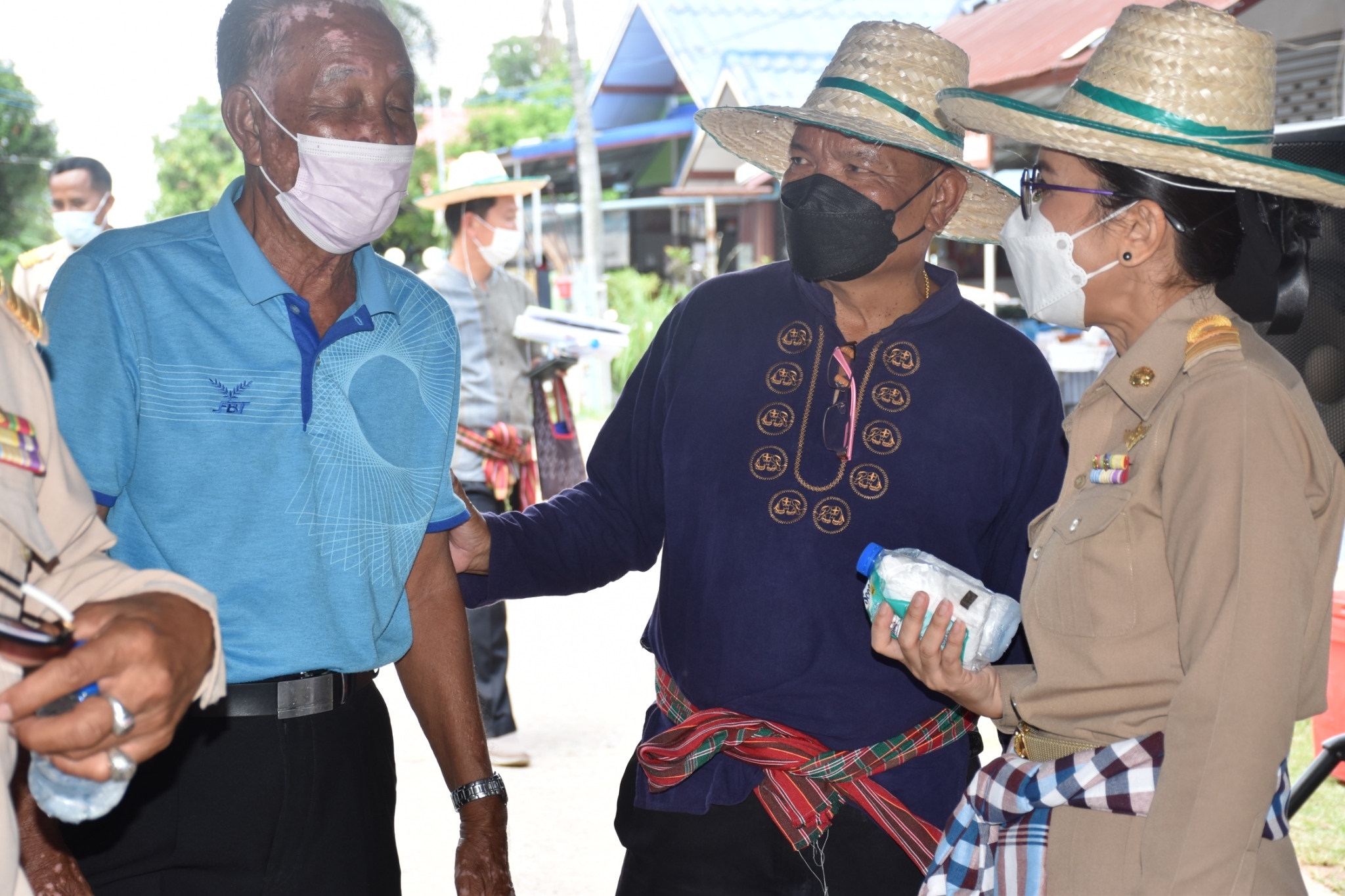 พช.มหาสารคาม ร่วมกับส่วนราชการ ภาคี เครือข่าย ดำเนินการประกวดหมู่บ้านมั่นคงปลอดภัย ร่วมใจปลูกผัก เพื่อคัดเลือกหมู่บ้านต้นแบบ ระดับจังหวัดมหาสารคาม ประจำปี 2565