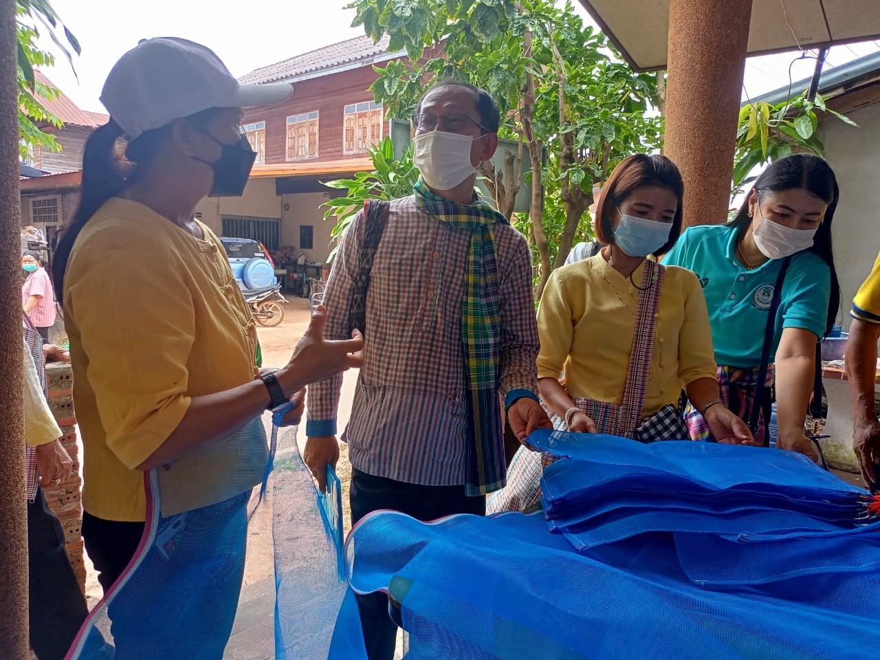 จังหวัดมหาสารคาม ผนึกกำลังส่วนราชการและภาคีพัฒนา ร่วมคัดสรรหมู่บ้านเศรษฐกิจพอเพียง “อยู่เย็น เป็นสุข” ดีเด่น ระดับจังหวัด ประจำปี 2565