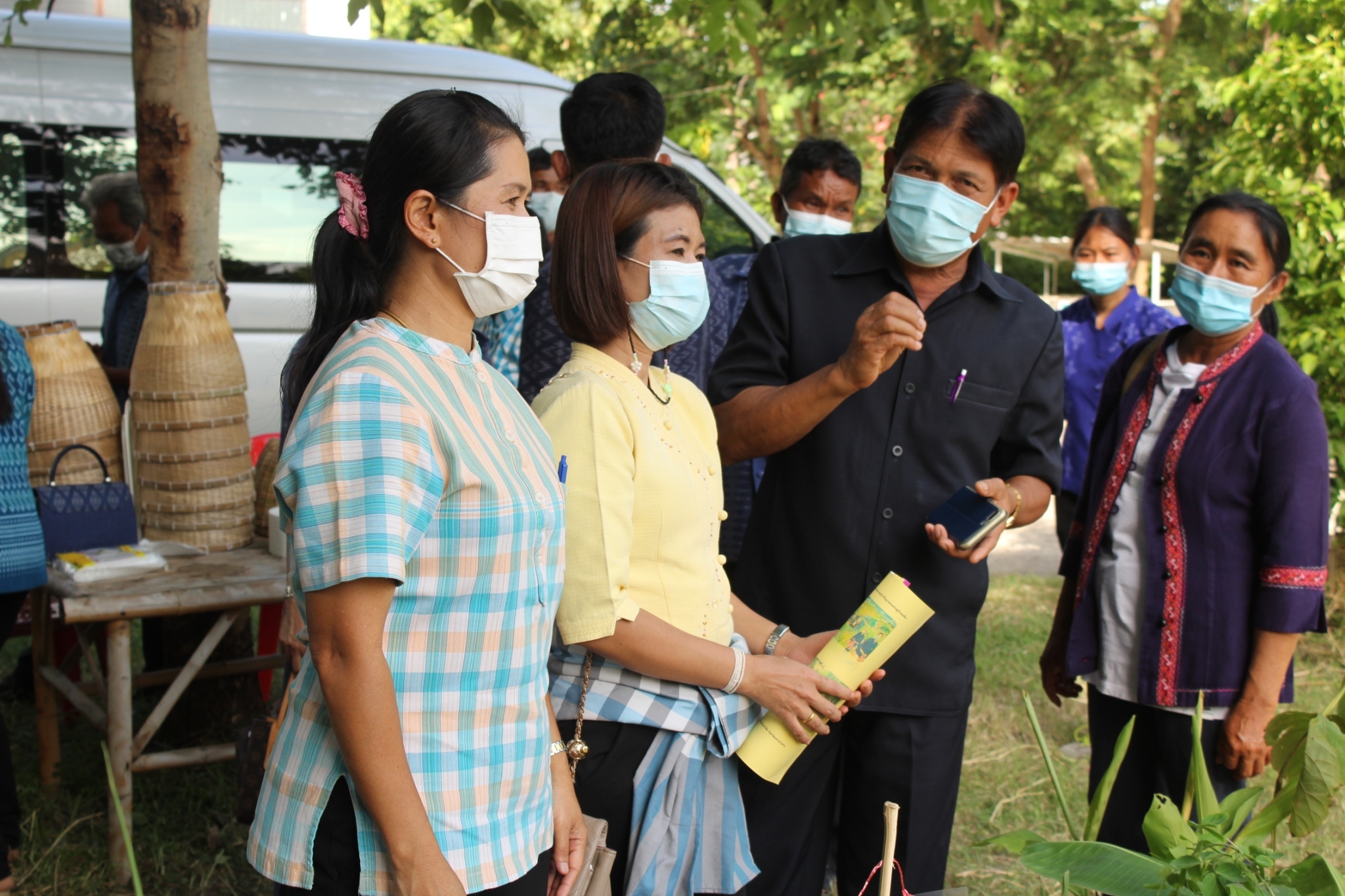 จังหวัดมหาสารคาม ผนึกกำลังส่วนราชการและภาคีพัฒนา ร่วมคัดสรรหมู่บ้านเศรษฐกิจพอเพียง “อยู่เย็น เป็นสุข” ดีเด่น ระดับจังหวัด ประจำปี 2565