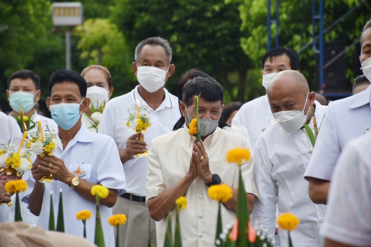 พช.มหาสารคาม ร่วมกิจกรรมส่งเสริมพระพุทธศาสนา เนื่องในเทศกาลวันอาสาฬหบูชาและเข้าพรรษา ประจำปี 2565 ณ พระบรมธาตุนาดูน