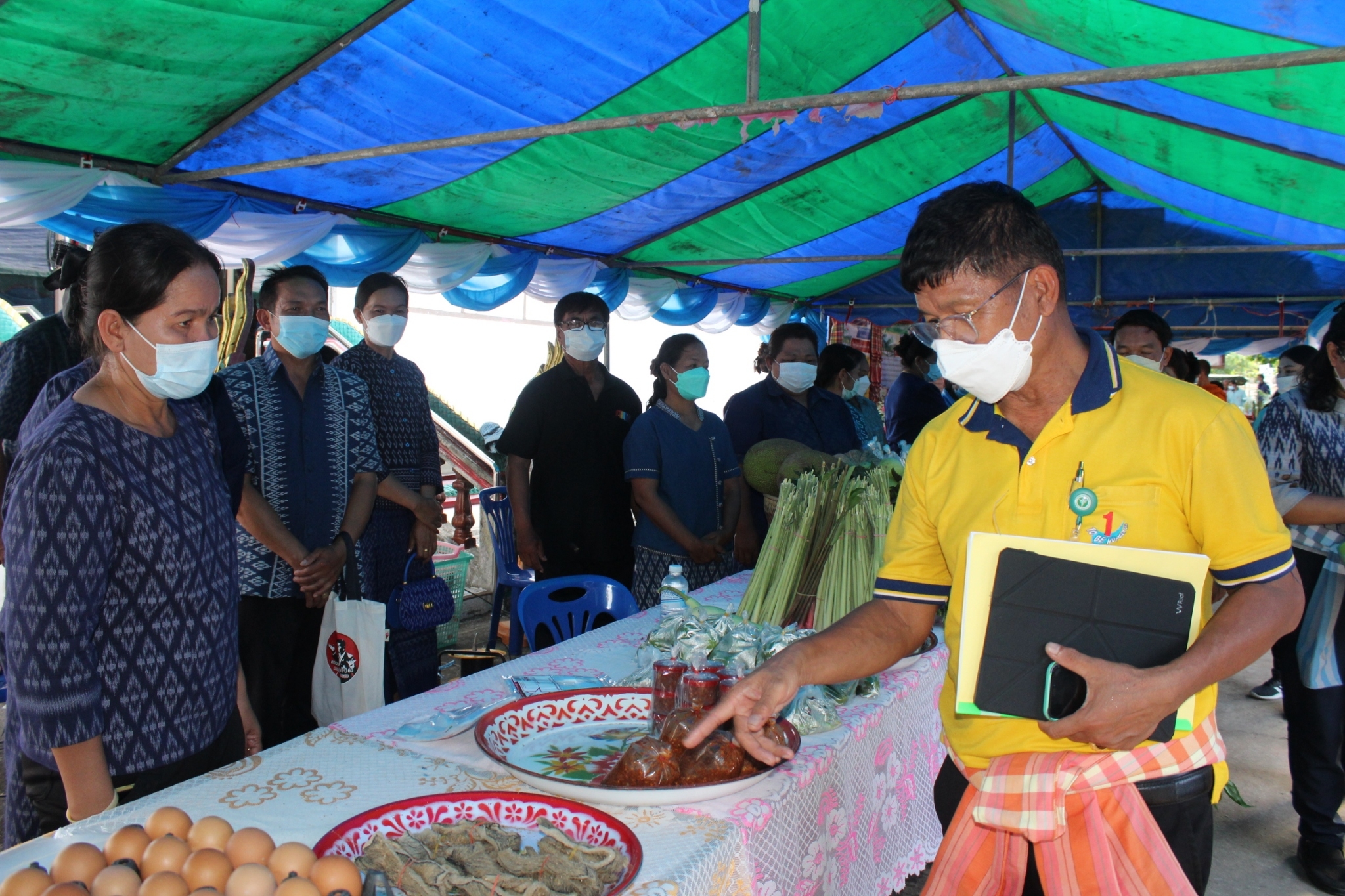 จังหวัดมหาสารคาม ผนึกกำลังส่วนราชการและภาคีพัฒนา ร่วมคัดสรรหมู่บ้านเศรษฐกิจพอเพียง “อยู่เย็น เป็นสุข” ดีเด่น ระดับจังหวัด ประจำปี 2565