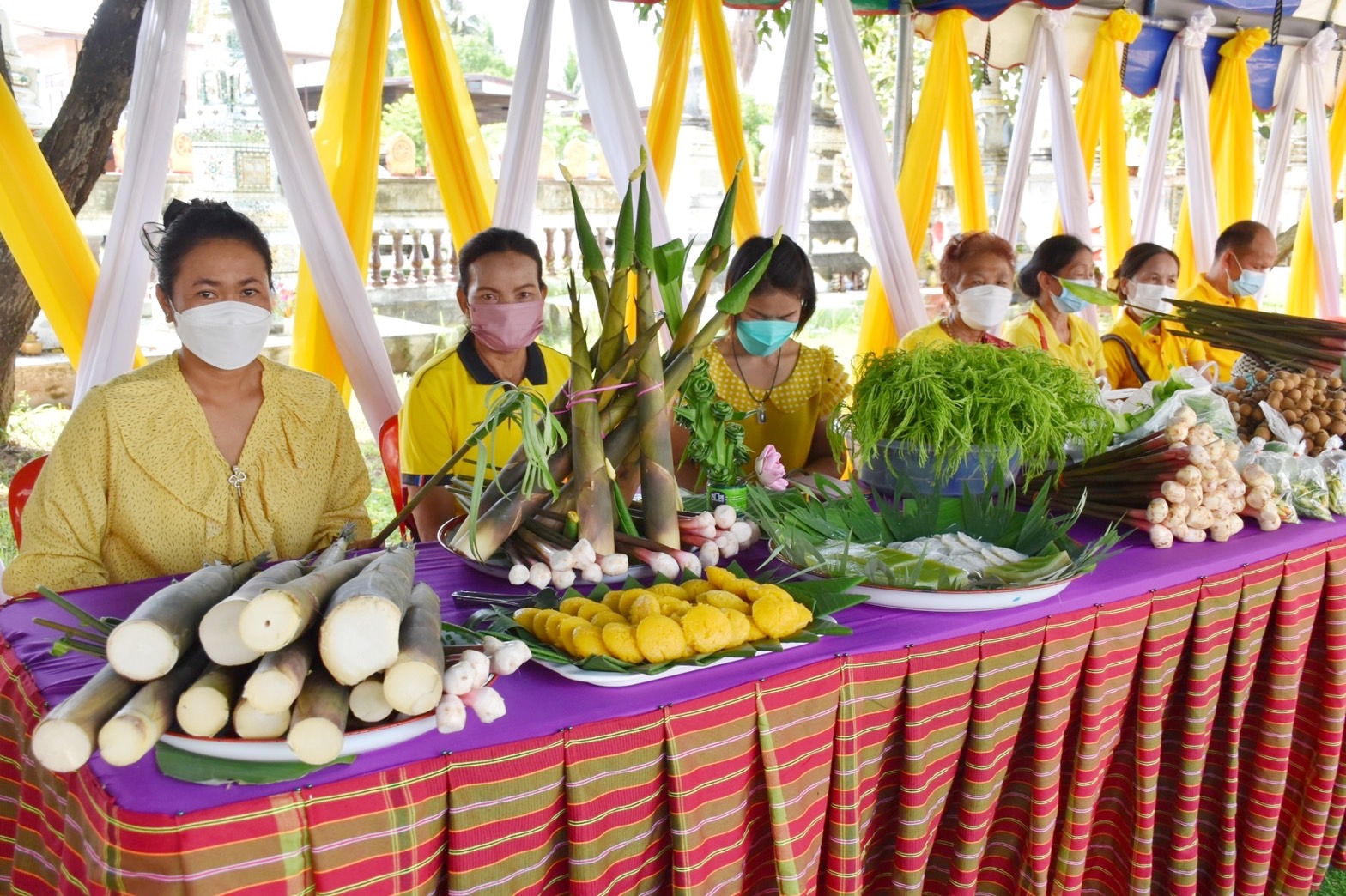 จังหวัดมหาสารคาม ผนึกกำลังส่วนราชการและภาคีพัฒนา ร่วมคัดสรรหมู่บ้านเศรษฐกิจพอเพียง “อยู่เย็น เป็นสุข” และตำบลเข้มแข็งตามหลักปรัชญาของเศรษฐกิจพอเพียง ดีเด่น ระดับจังหวัด ประจำปี 2565