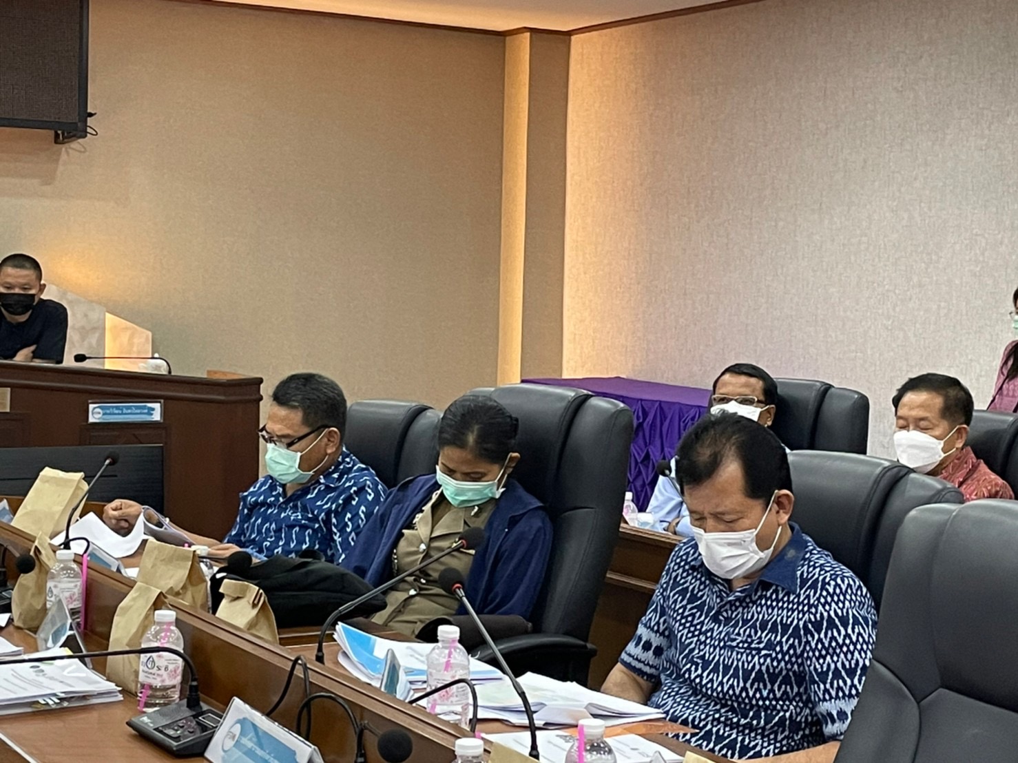 ผู้ว่าราชการจังหวัดมหาสารคาม ประชุมคณะกรรมการบริหารศูนย์อำนวยการขจัดความยากจนและพัฒนาคนทุกช่วงวัยอย่างยั่งยืนตามหลักปรัชญาของเศรษฐกิจพอเพียงจังหวัดมหาสารคาม (คจพ.จ) ครั้งที่ 5/2565