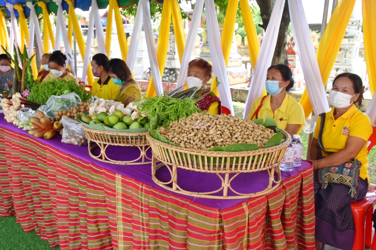 จังหวัดมหาสารคาม ผนึกกำลังส่วนราชการและภาคีพัฒนา ร่วมคัดสรรหมู่บ้านเศรษฐกิจพอเพียง “อยู่เย็น เป็นสุข” และตำบลเข้มแข็งตามหลักปรัชญาของเศรษฐกิจพอเพียง ดีเด่น ระดับจังหวัด ประจำปี 2565