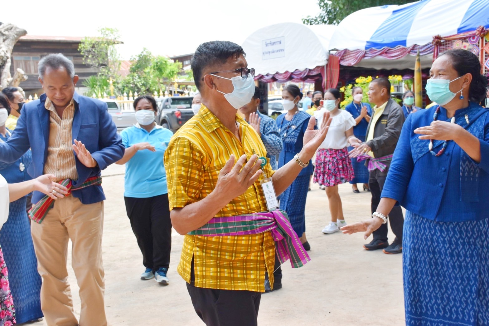 จังหวัดมหาสารคาม ผนึกกำลังส่วนราชการและภาคีพัฒนา ร่วมคัดสรรหมู่บ้านเศรษฐกิจพอเพียง “อยู่เย็น เป็นสุข” และตำบลเข้มแข็งตามหลักปรัชญาของเศรษฐกิจพอเพียง ดีเด่น ระดับจังหวัด ประจำปี 2565