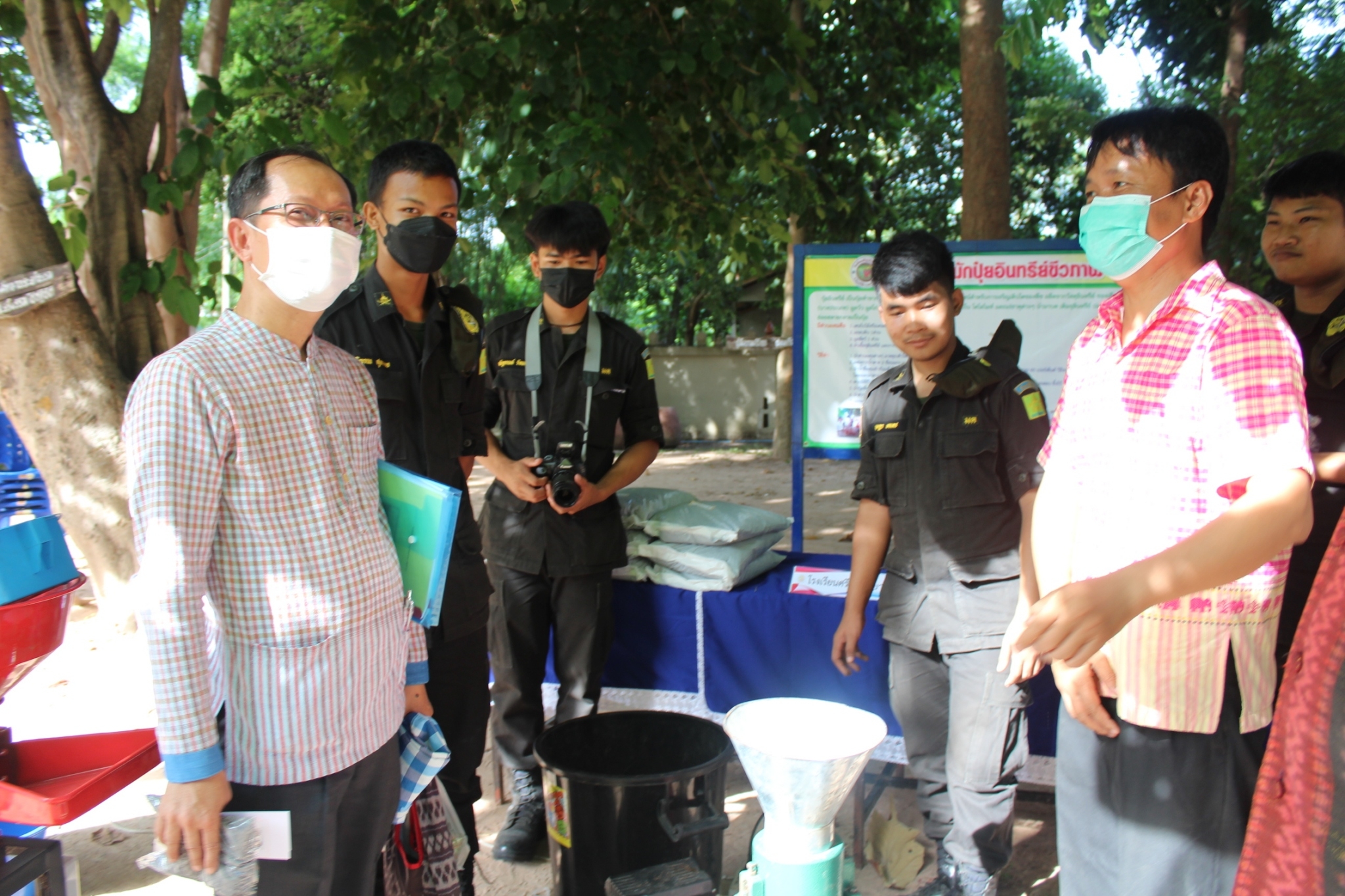 จังหวัดมหาสารคาม ผนึกกำลังส่วนราชการและภาคีพัฒนา ร่วมคัดสรรหมู่บ้านเศรษฐกิจพอเพียง “อยู่เย็น เป็นสุข” ดีเด่น ระดับจังหวัด ประจำปี 2565