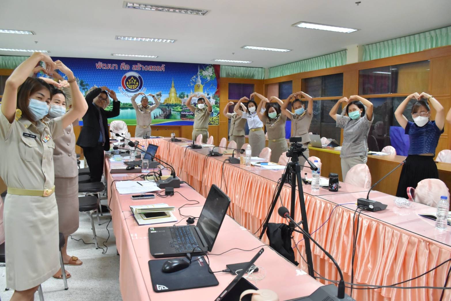 พช.มหาสารคาม จัดโครงการส่งเสริมการมีส่วนร่วมภาคประชาชนในการสร้างความโปร่งใสและป้องกันการทุจริตประพฤติมิชอบ จังหวัดมหาสารคาม ประจำปีงบประมาณ 2565 กิจกรรมที่ 1 ประชุมเชิงปฏิบัติการเพื่อส่งเสริมความรู้ความเข้าใจในการปฏิบัติงาน แก่เจ้าหน้าที่พัฒนาชุมชนให้มีความโปร่งใส ปราศจากการทุจริตประพฤติมิชอบ รุ่นที่ 1 ผ่านระบบ Cisco Webex Meetings