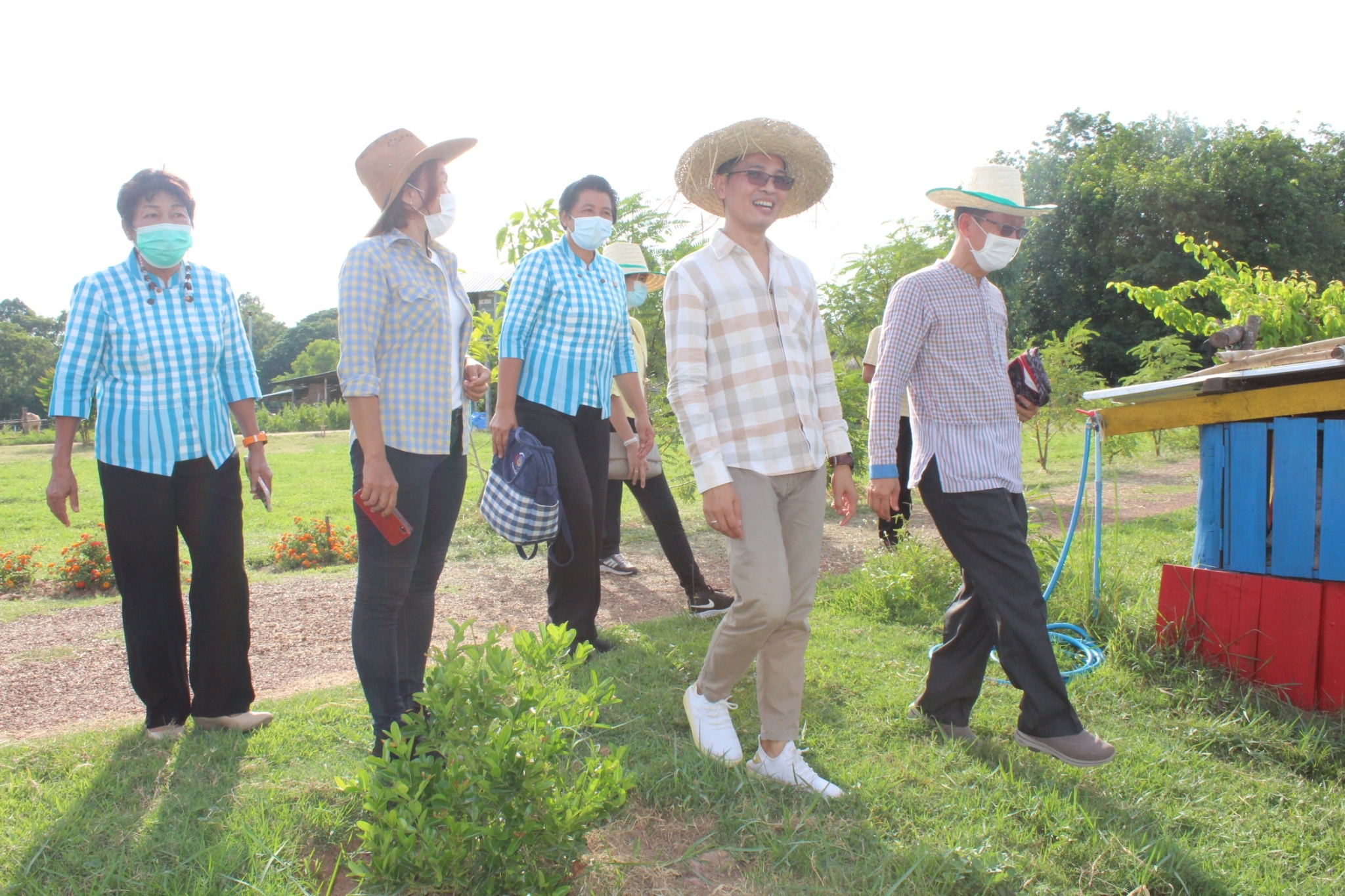 จังหวัดมหาสารคาม ผนึกกำลังส่วนราชการและภาคีพัฒนา ร่วมคัดสรรหมู่บ้านเศรษฐกิจพอเพียง “อยู่เย็น เป็นสุข” ดีเด่น ระดับจังหวัด ประจำปี 2565