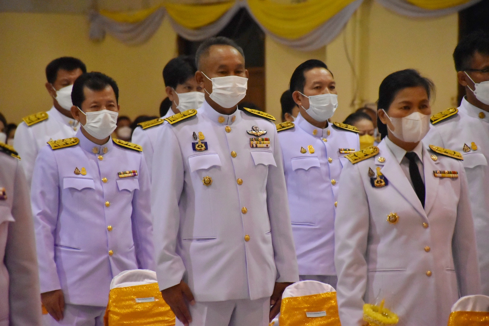 พช.มหาสารคาม ร่วมพิธีถวายเครื่องราชสักการะและจุดเทียนถวายพระพรชัยมงคล เฉลิมพระเกียรติพระบาทสมเด็จพระเจ้าอยู่หัว เนื่องในโอกาสวันเฉลิมพระชนมพรรษา 28 กรกฎาคม 2565
