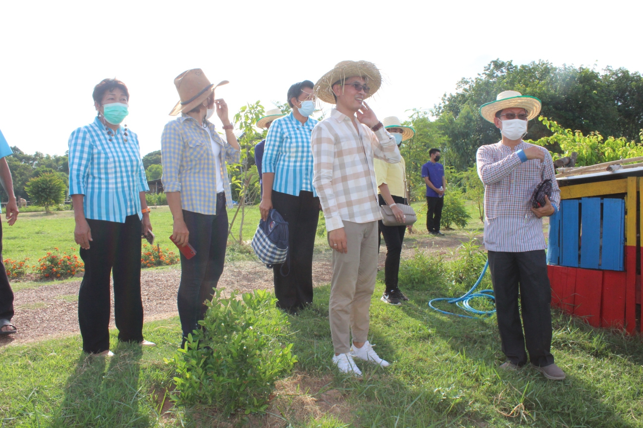 จังหวัดมหาสารคาม ผนึกกำลังส่วนราชการและภาคีพัฒนา ร่วมคัดสรรหมู่บ้านเศรษฐกิจพอเพียง “อยู่เย็น เป็นสุข” ดีเด่น ระดับจังหวัด ประจำปี 2565