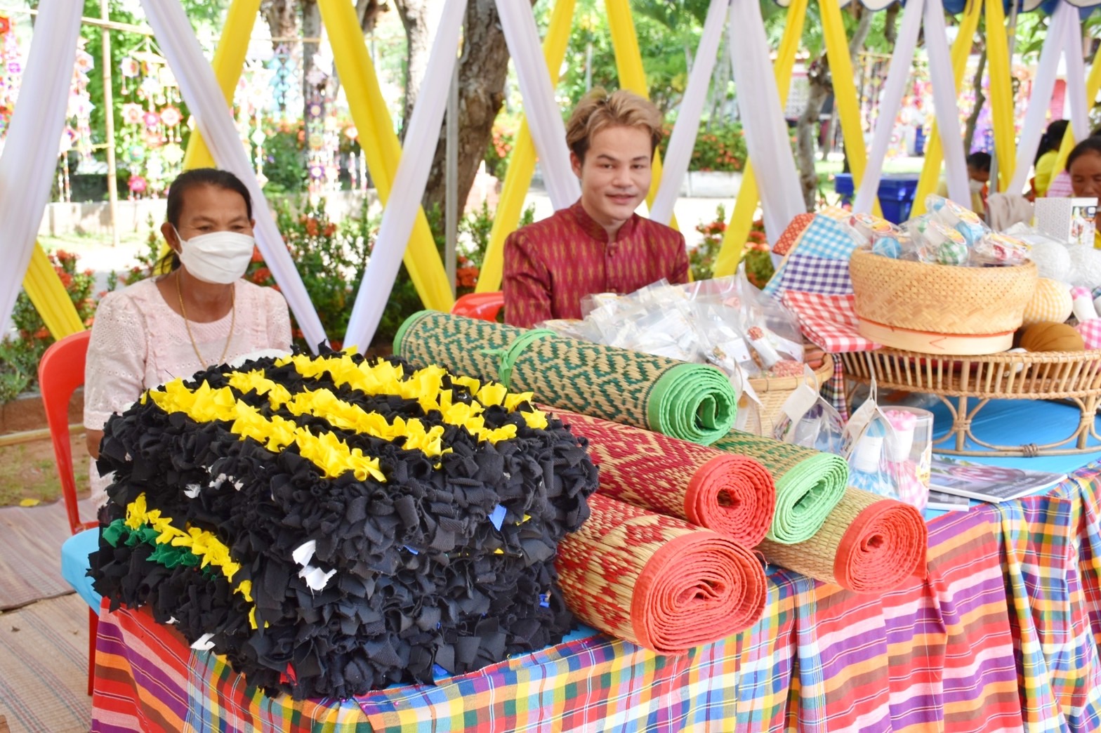 จังหวัดมหาสารคาม ผนึกกำลังส่วนราชการและภาคีพัฒนา ร่วมคัดสรรหมู่บ้านเศรษฐกิจพอเพียง “อยู่เย็น เป็นสุข” และตำบลเข้มแข็งตามหลักปรัชญาของเศรษฐกิจพอเพียง ดีเด่น ระดับจังหวัด ประจำปี 2565