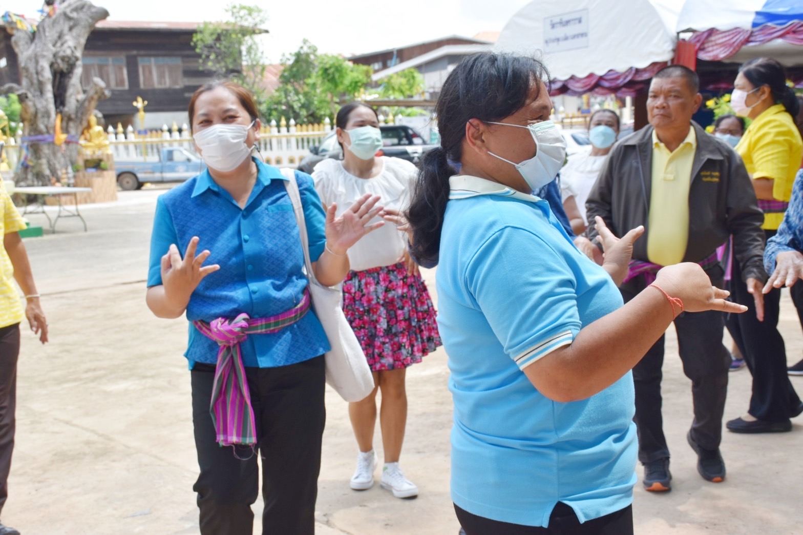 จังหวัดมหาสารคาม ผนึกกำลังส่วนราชการและภาคีพัฒนา ร่วมคัดสรรหมู่บ้านเศรษฐกิจพอเพียง “อยู่เย็น เป็นสุข” และตำบลเข้มแข็งตามหลักปรัชญาของเศรษฐกิจพอเพียง ดีเด่น ระดับจังหวัด ประจำปี 2565