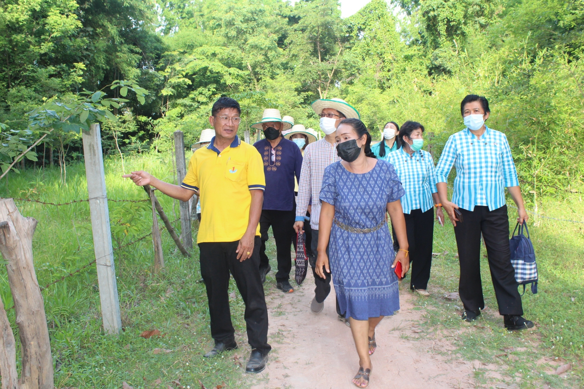 จังหวัดมหาสารคาม ผนึกกำลังส่วนราชการและภาคีพัฒนา ร่วมคัดสรรหมู่บ้านเศรษฐกิจพอเพียง “อยู่เย็น เป็นสุข” ดีเด่น ระดับจังหวัด ประจำปี 2565