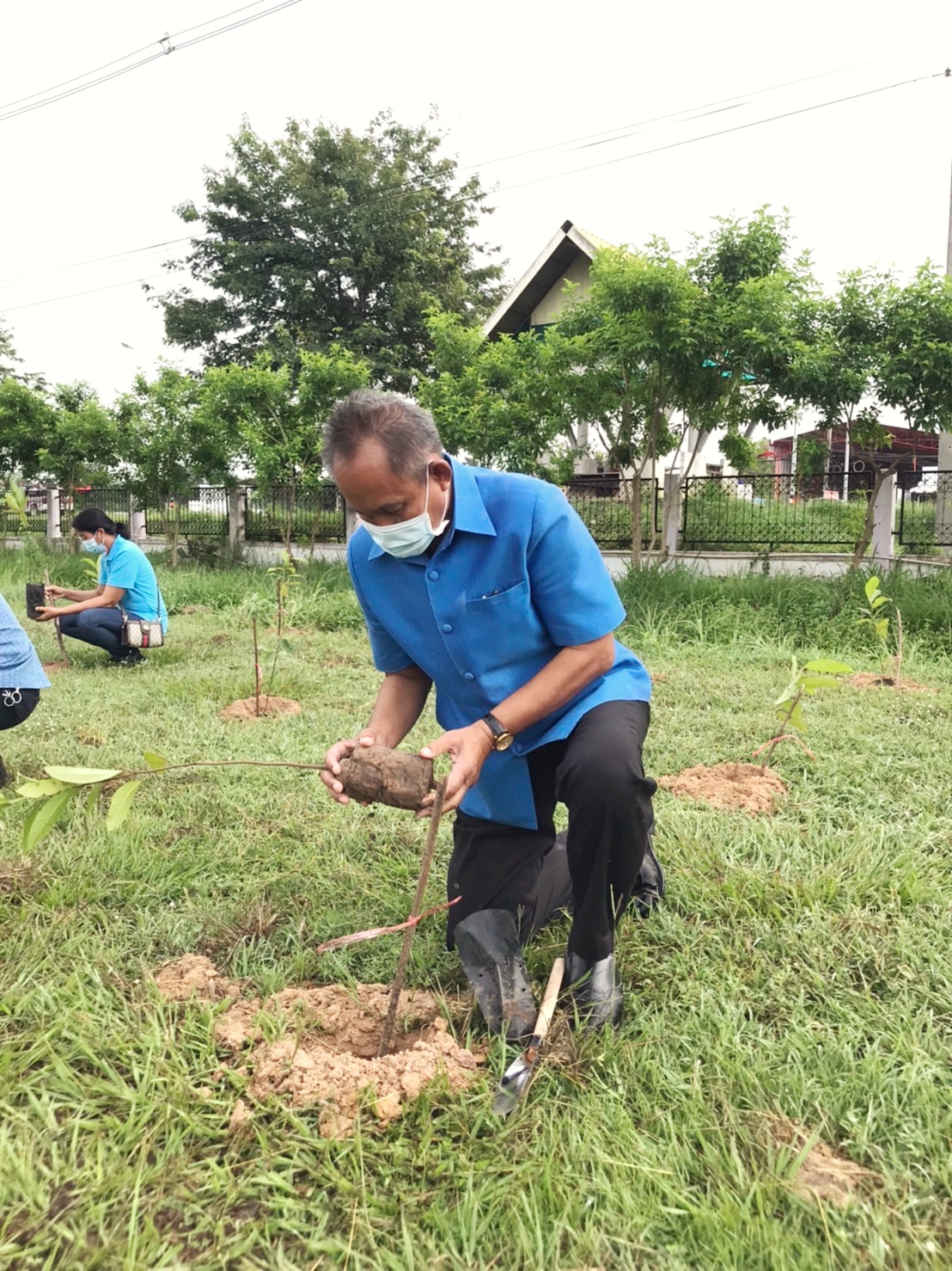 พช.มหาสารคาม ร่วมโครงการมหาสารคามร้อยดวงใจปลูกต้นไม้เฉลิมพระเกียรติสมเด็จพระนางเจ้าสิริกิติ์ พระบรมราชินีนาถ พระบรมราชชนนีพันปีหลวง เนื่องในโอกาสมหามงคลเฉลิมพระชนมพรรษา 90 พรรษา 12 สิงหาคม 2565 และ เฉลิมพระเกียรติพระบาทสมเด็จพระเจ้าอยู่หัว เนื่องในโอกาสวันเฉลิมพระชนมพรรษา 28 กรกฎาคม 2565