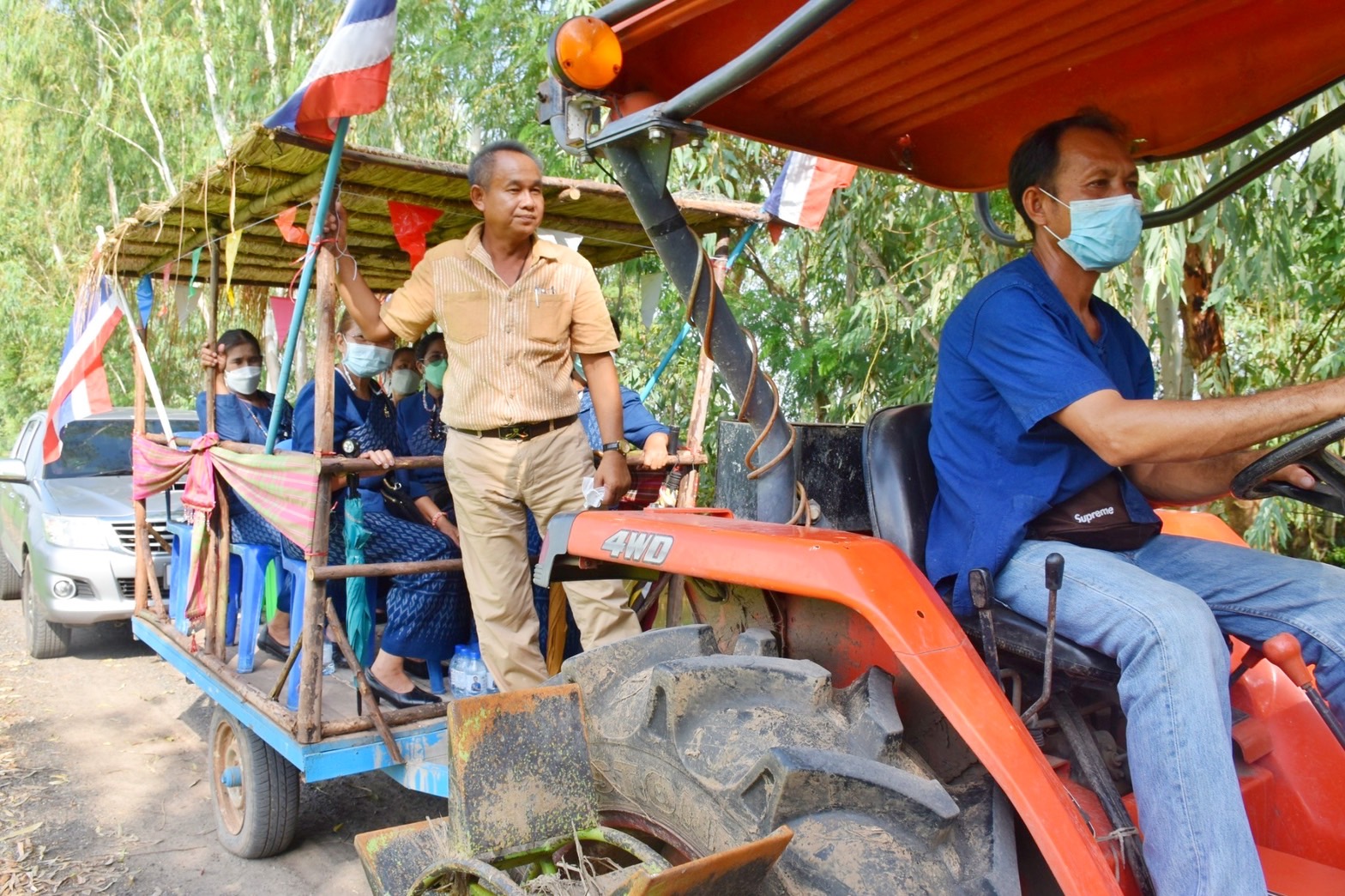 จังหวัดมหาสารคาม ผนึกกำลังส่วนราชการและภาคีพัฒนา ร่วมคัดสรรหมู่บ้านเศรษฐกิจพอเพียง “อยู่เย็น เป็นสุข” และตำบลเข้มแข็งตามหลักปรัชญาของเศรษฐกิจพอเพียง ดีเด่น ระดับจังหวัด ประจำปี 2565