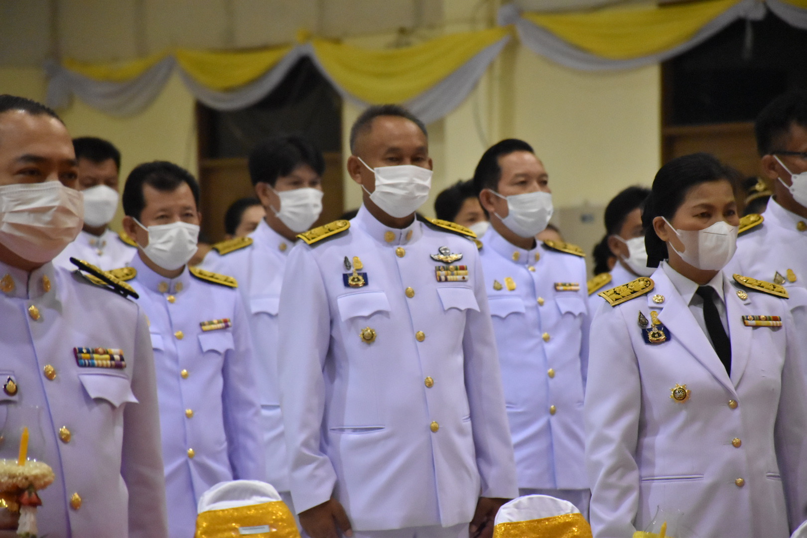 พช.มหาสารคาม ร่วมพิธีถวายเครื่องราชสักการะและจุดเทียนถวายพระพรชัยมงคล เฉลิมพระเกียรติพระบาทสมเด็จพระเจ้าอยู่หัว เนื่องในโอกาสวันเฉลิมพระชนมพรรษา 28 กรกฎาคม 2565