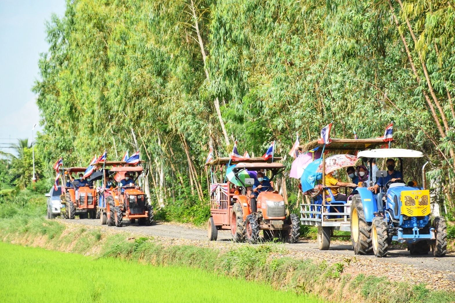 จังหวัดมหาสารคาม ผนึกกำลังส่วนราชการและภาคีพัฒนา ร่วมคัดสรรหมู่บ้านเศรษฐกิจพอเพียง “อยู่เย็น เป็นสุข” และตำบลเข้มแข็งตามหลักปรัชญาของเศรษฐกิจพอเพียง ดีเด่น ระดับจังหวัด ประจำปี 2565